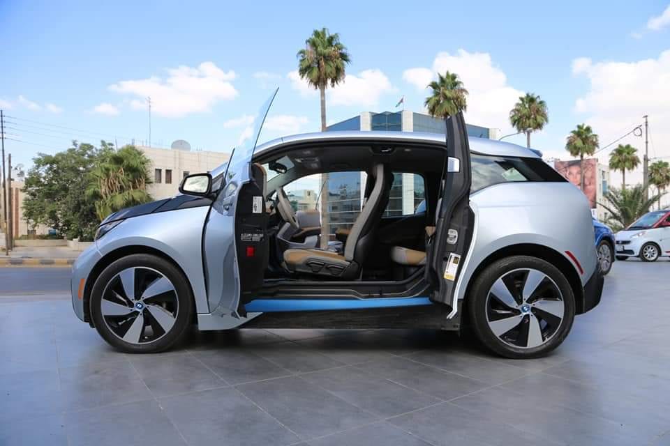 BMW I3 2014 rex
لا تنسَ أنك شاهدت هذا الإعلان في عنكبوت
تقطع مسافه من 180 كيلو بالشحنه عن تجر...