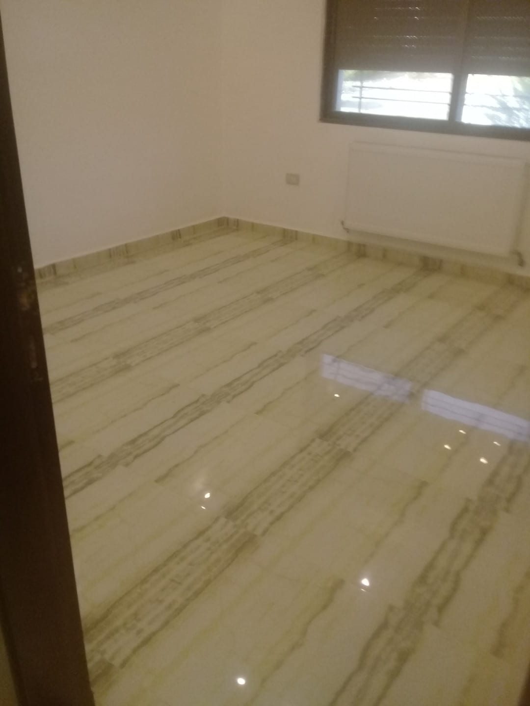 شقه فارغه للايجار في الجبيهه مقابل وزارة التعليم العالي jjj
لا تنسَ أنك شاهدت هذا الإعلان في عنكبوت...
