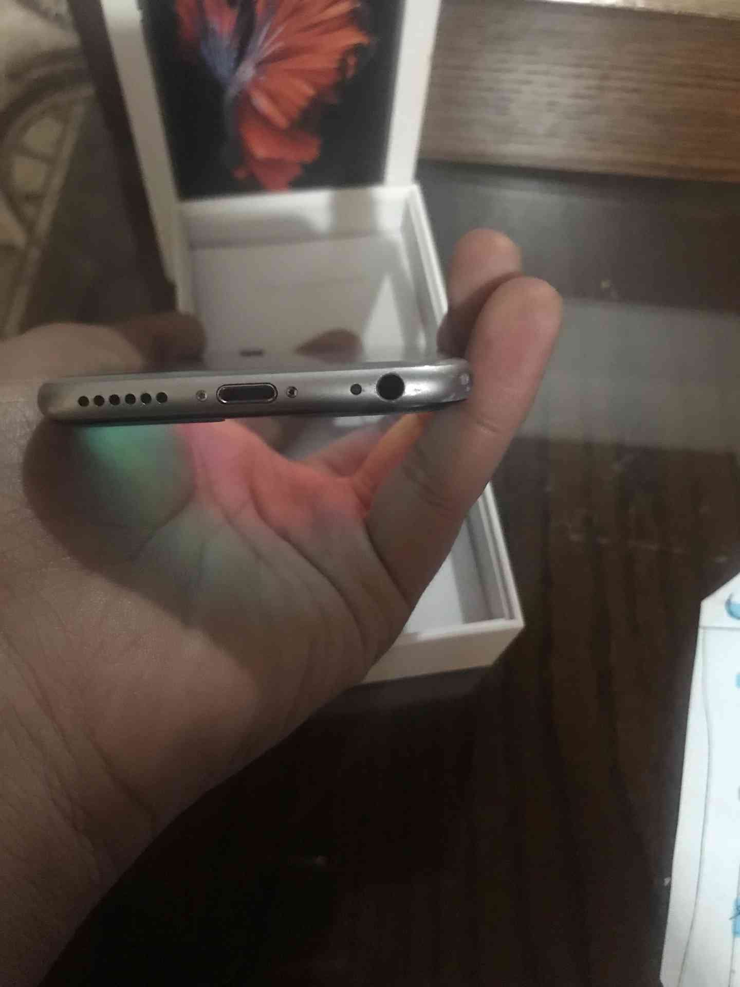 iphone6s /16GB/
لا تنسَ أنك شاهدت هذا الإعلان في عنكبوت
ايفون 6اس مستعمل
غير قابل للبدل
معاه...