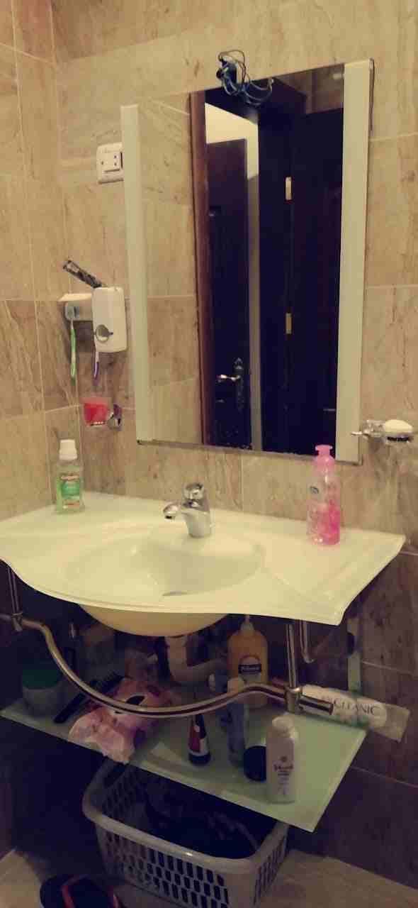 مغسلة سيكوريت زجاج مع مراي ورف سيكوريت سفلي وبطارية إيطالي
لا تنسَ أنك شاهدت هذا الإعلان في عنكبوت...