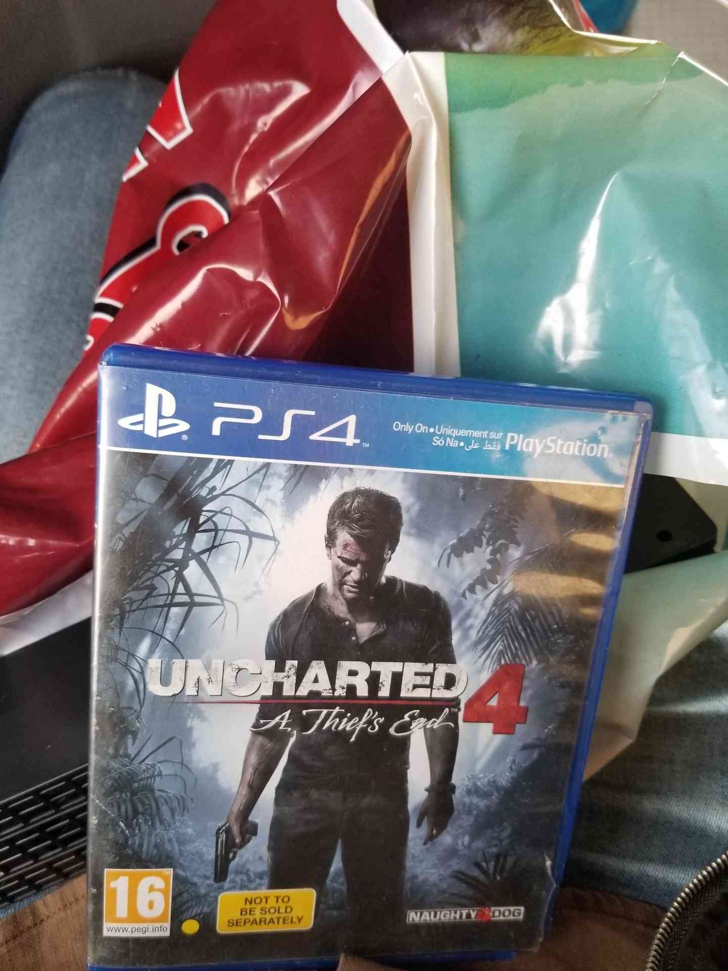 ps4 camera كاميرا بلايستيشن 4 ومروحة للتبريد برو وسيدي uncharted 4
لا تنسَ أنك شاهدت هذا الإعلان في عنكبوت...