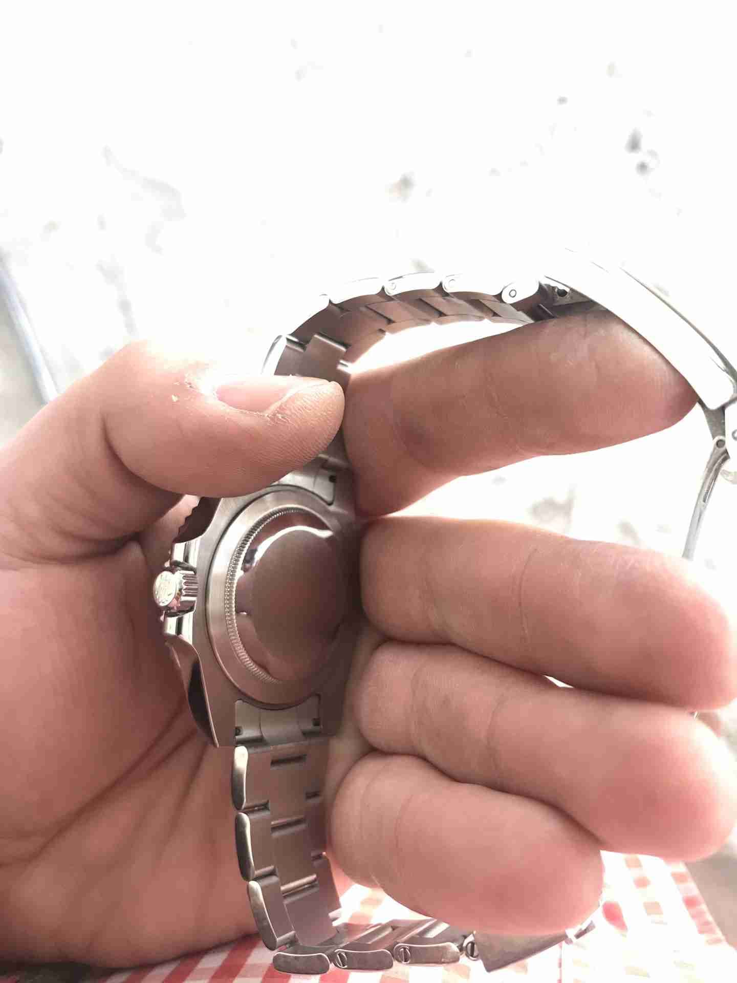 rolex hallk نخب خاص
لا تنسَ أنك شاهدت هذا الإعلان في عنكبوت
ضد الماء
زجاج زفير ضد الخدش
اطا...