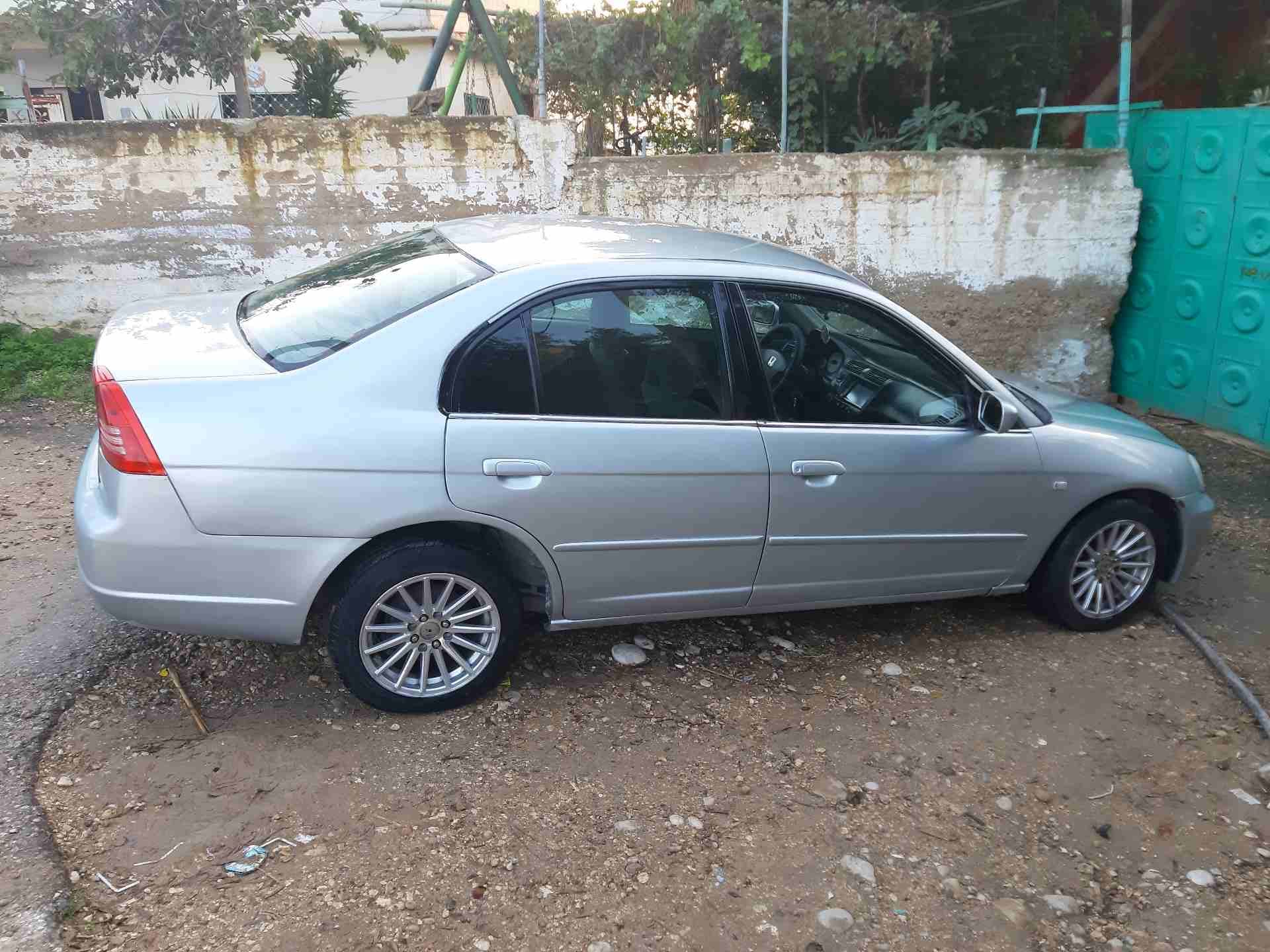 هوندا سفيك ( بنزين ) 2003
لا تنسَ أنك شاهدت هذا الإعلان في عنكبوت
فحص 2 جيد خلفي
ماتور 1006 فيتي...