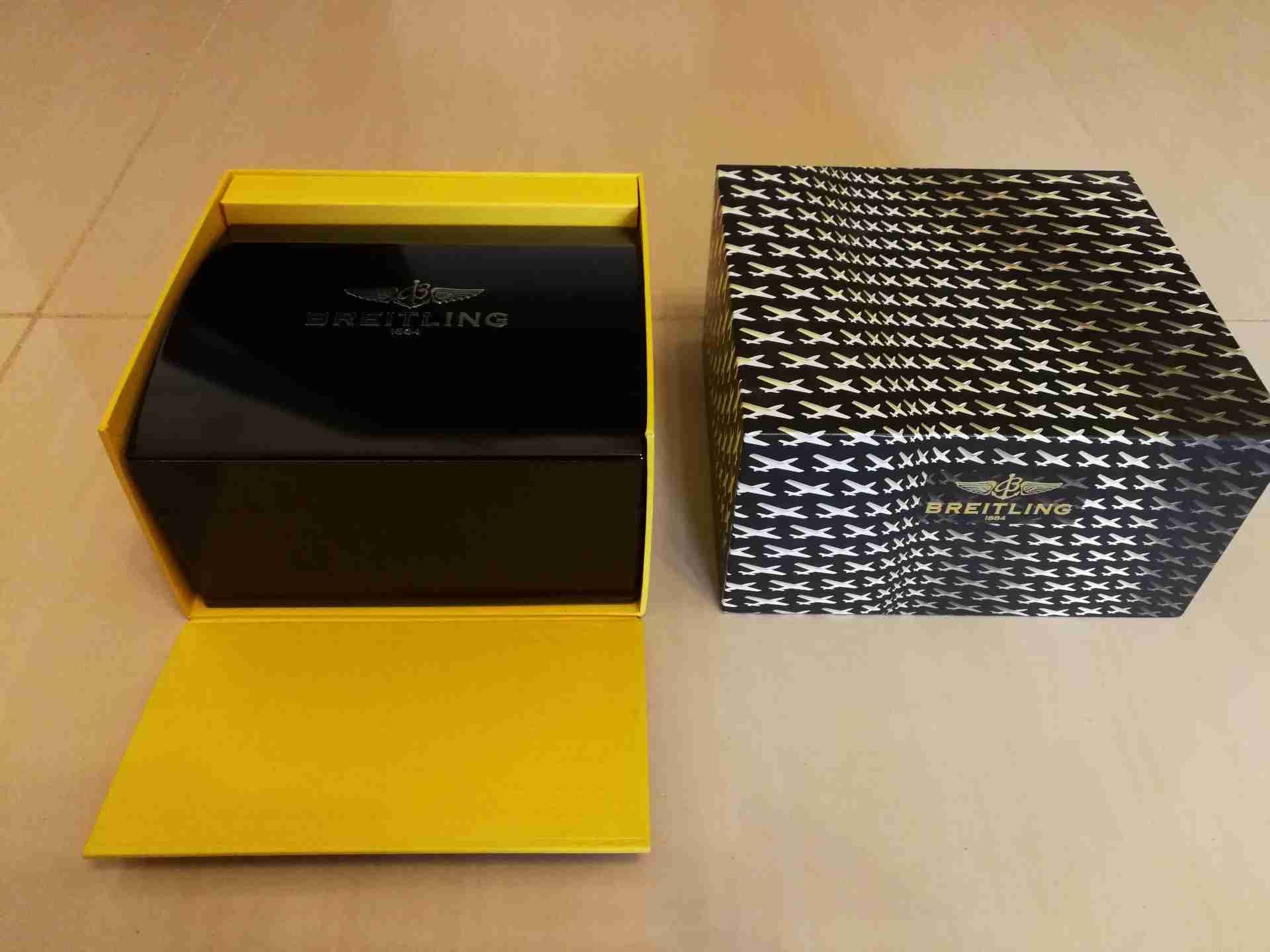 BREITLING PILOT Brand New Special Edition
لا تنسَ أنك شاهدت هذا الإعلان في عنكبوت
BREITLING P...