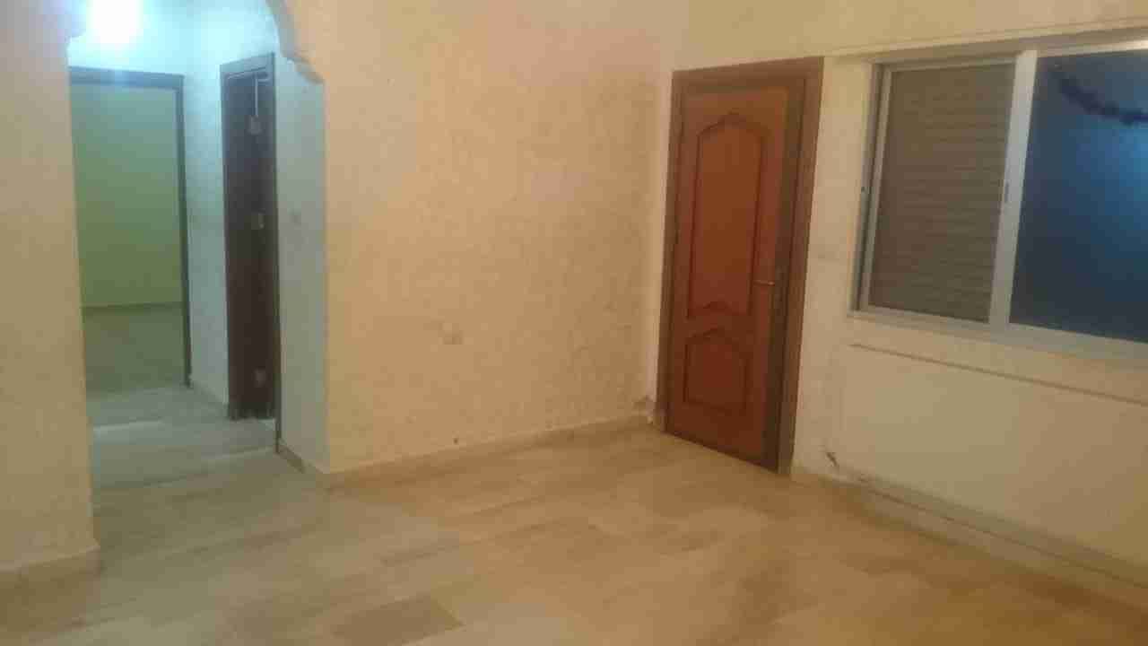 شقه فارغه في خلدا ارضيه مع حديقه كراج 350شهري
لا تنسَ أنك شاهدت هذا الإعلان في عنكبوت
ارضيه م...