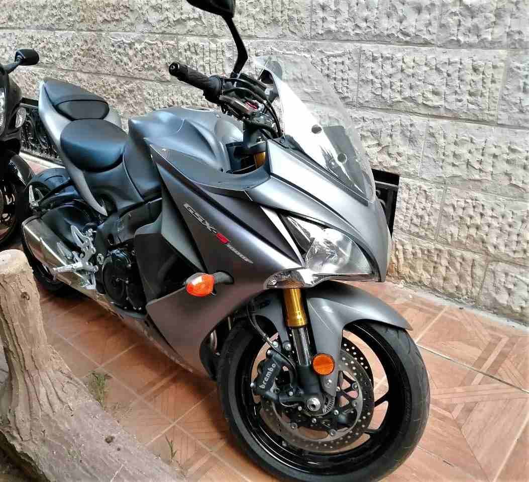 Suzuki Gsx-S1000F ABS 2017
لا تنسَ أنك شاهدت هذا الإعلان في عنكبوت
Suzuki Gsxs1000 F
Model: 2017...