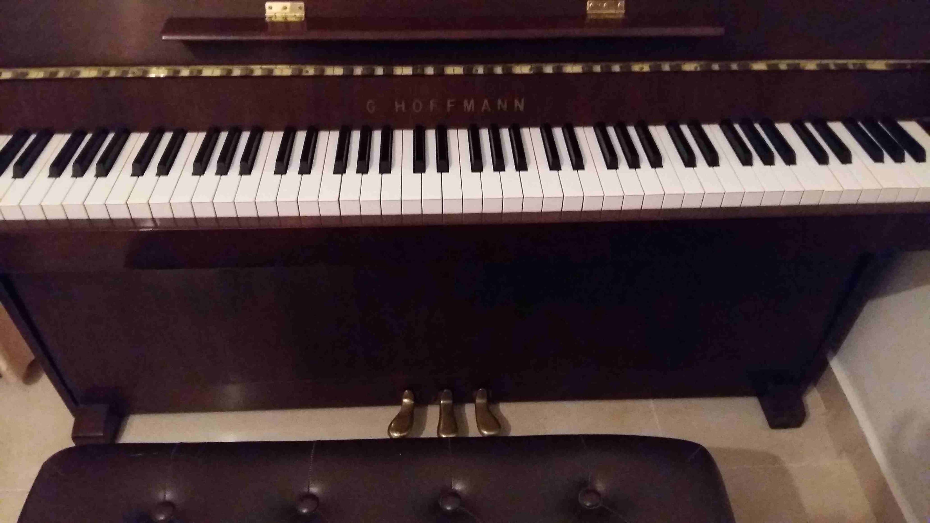 PIANO German Brand بيانو ماركة المانية
لا تنسَ أنك شاهدت هذا الإعلان في عنكبوت
بيانو ماركة الما...