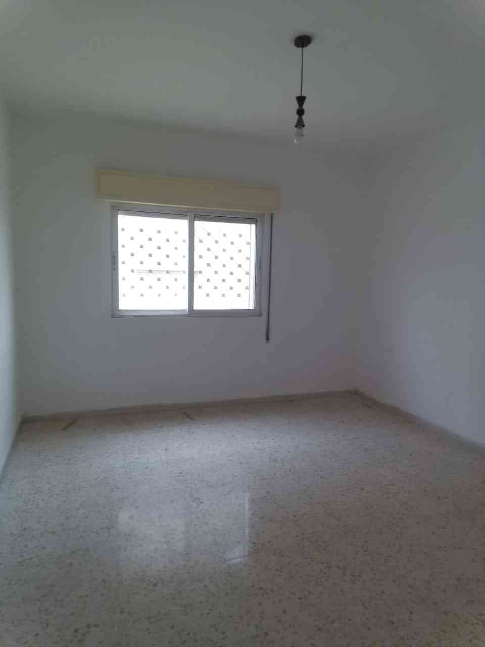 شقة فارغة للايجار ضاحية الامير حسن 160م 200 شهري
لا تنسَ أنك شاهدت هذا الإعلان في عنكبوت
شقة...