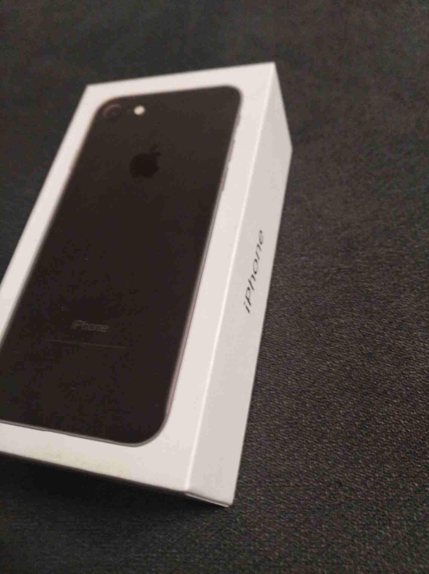 i phone 7 Chinese. اصلي100٪ بس القطع صيني
لا تنسَ أنك شاهدت هذا الإعلان في عنكبوت
والله عضمانتي...