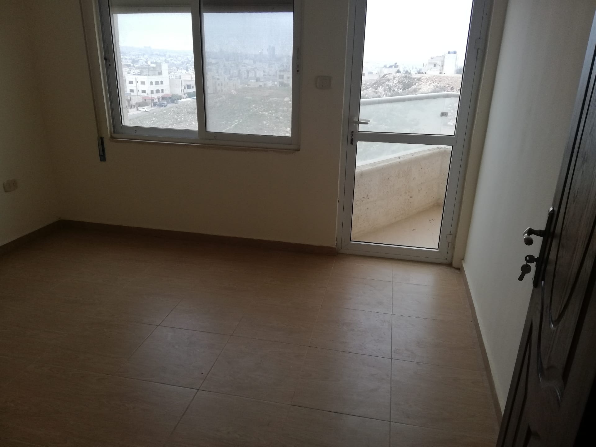 شقة فاخرة للبيع بربوة عبدون / الذراع الغربي بسعر مغري
لا تنسَ أنك شاهدت هذا الإعلان في عنكبوت...