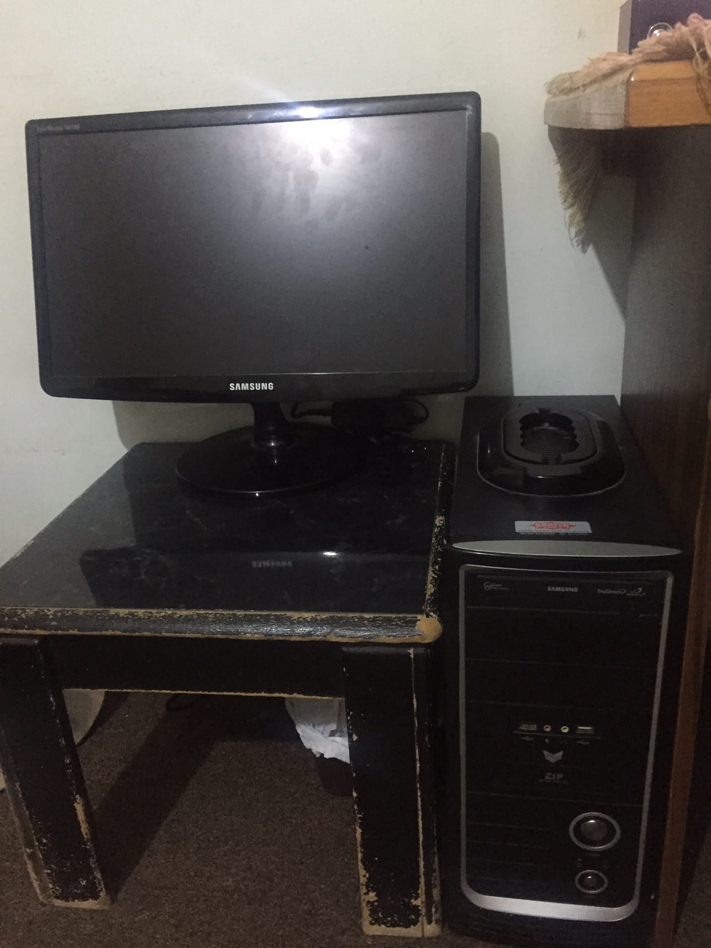 PC Samsung
لا تنسَ أنك شاهدت هذا الإعلان في عنكبوت
كمبيوتر اداء متوسط شاشه ممتازه ‘...