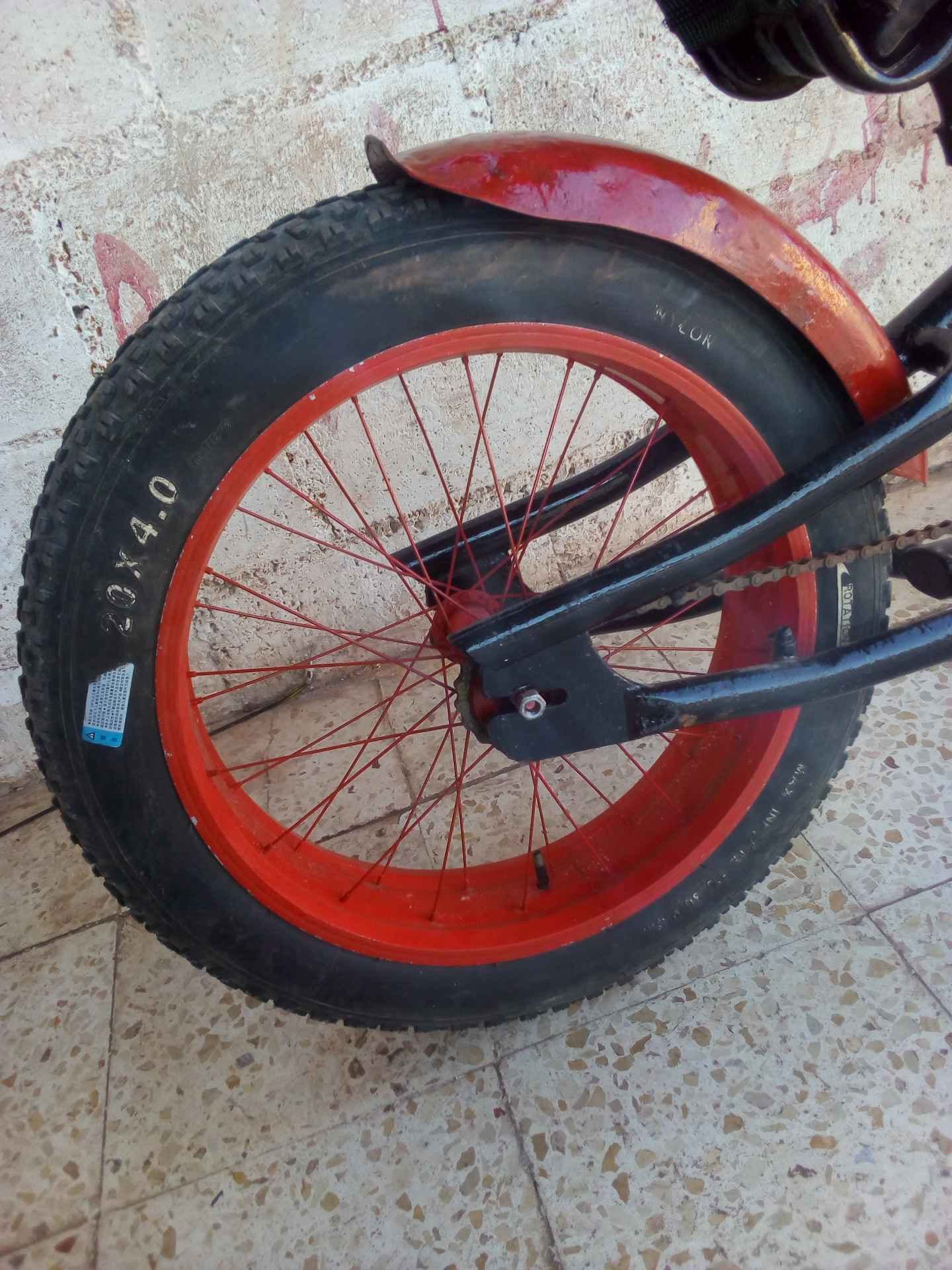 بسكليت (هارلي)
لا تنسَ أنك شاهدت هذا الإعلان في عنكبوت
البسكليت تب نضافه دهان جديد كوشوك خلفي...