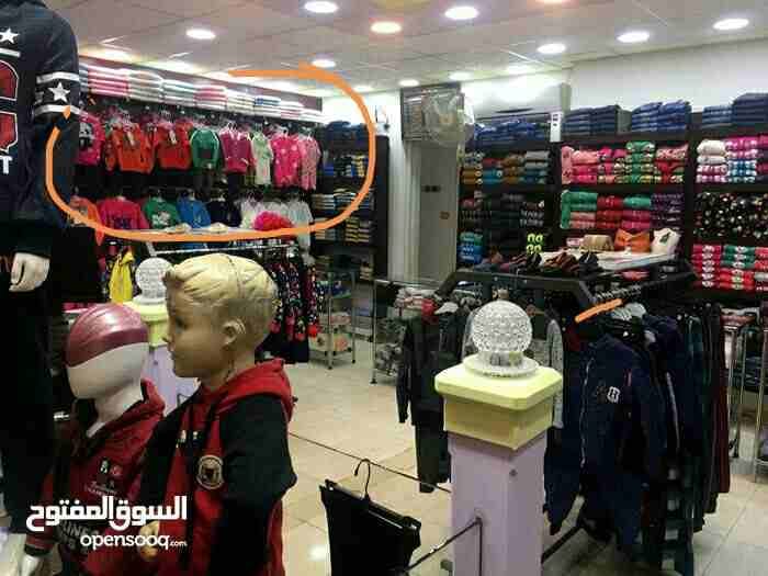 ديكور محل ملابس للبيع بحاله ممتازه شرووه
لا تنسَ أنك شاهدت هذا الإعلان في عنكبوت
هوكات تعليق و مو...