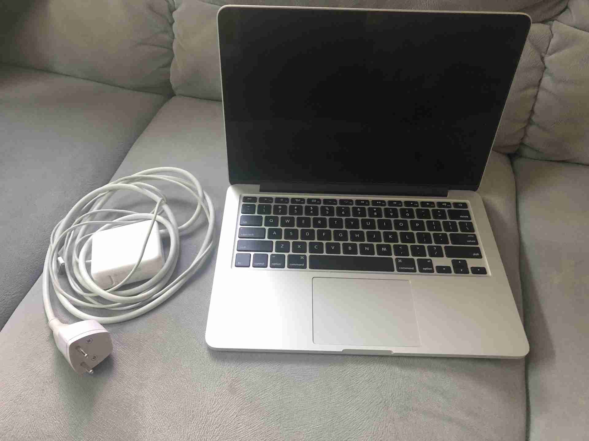 MacBook Pro
لا تنسَ أنك شاهدت هذا الإعلان في عنكبوت
LIKE NEW!
MacBook Pro 2014
13in Retina...