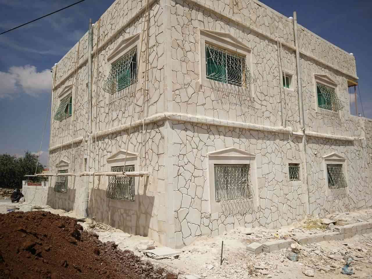 ابو عماد لتركيب الشحف والحجر والمصاطر وشلالات نوافير ورضيات وجميع الديكورات
لا تنسَ أنك شاهدت هذا الإعلان في عنكبوت...