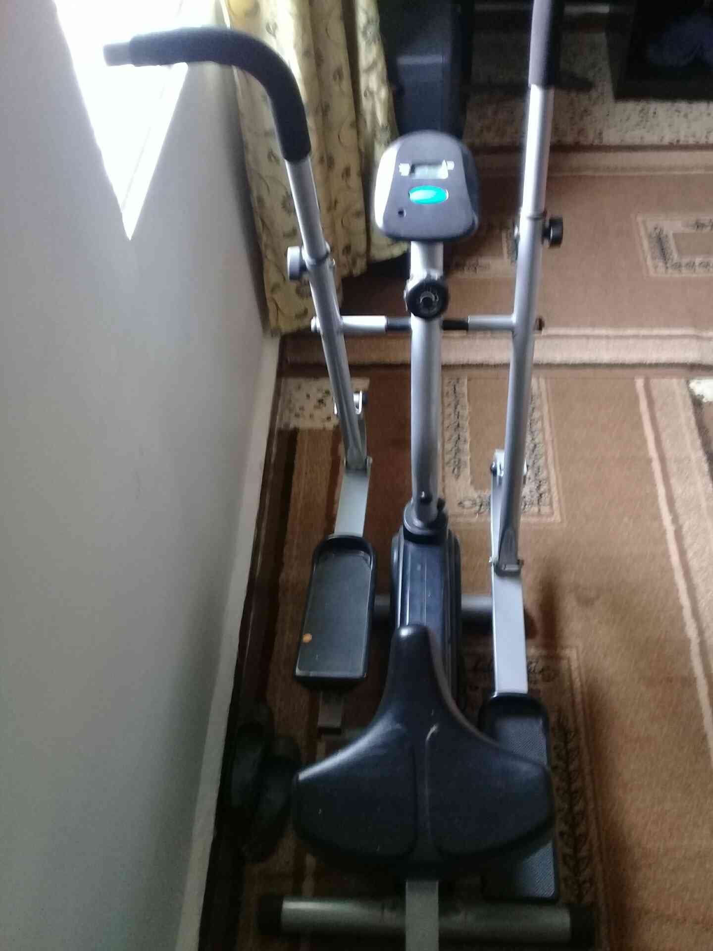الزرقاء
لا تنسَ أنك شاهدت هذا الإعلان في عنكبوت
الة رياضة بحاله ممتازة استعمال بسيط...