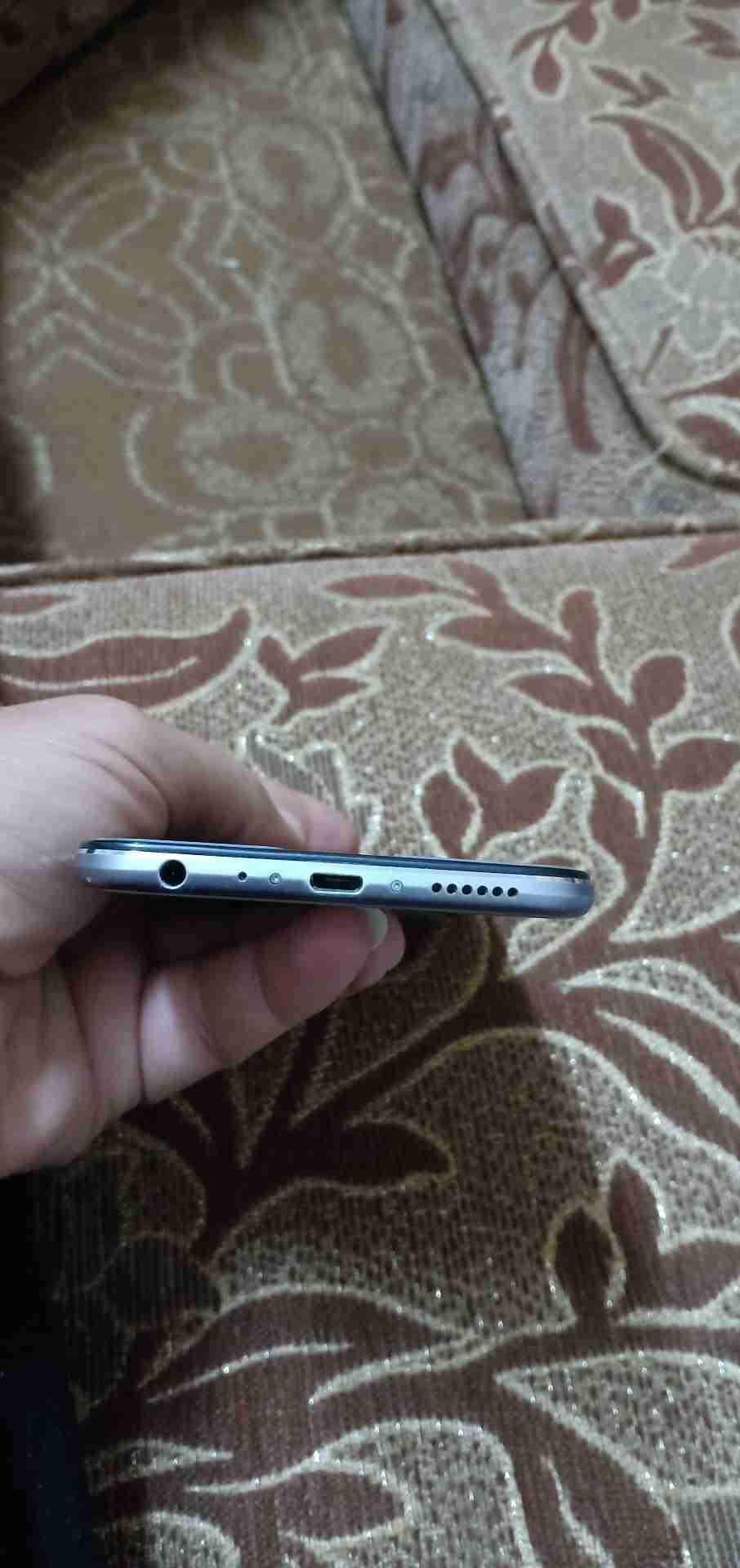 vivi X9 plus
لا تنسَ أنك شاهدت هذا الإعلان في عنكبوت
vivi x9 plus
ram 6g
rom 64g
بحاله ممتازه...