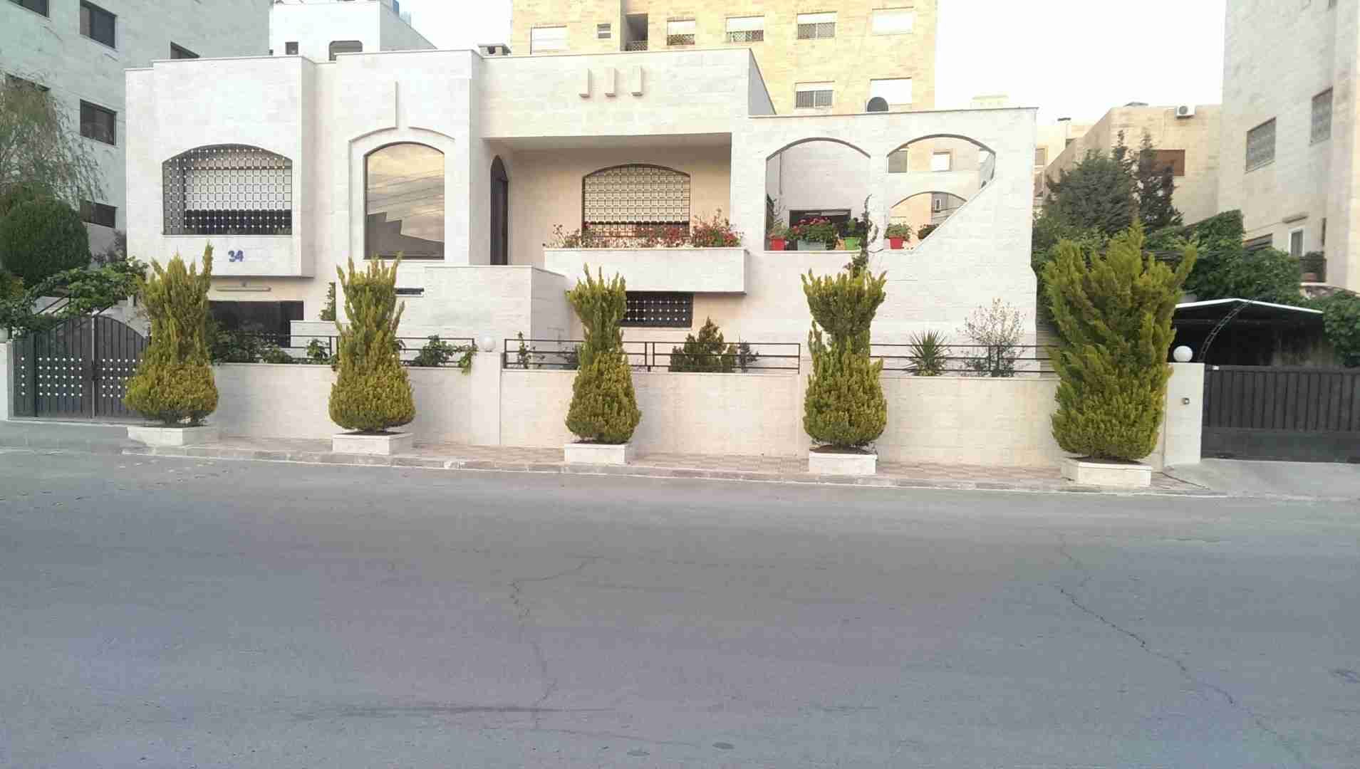 Villas is available for sale or rent in Amman
لا تنسَ أنك شاهدت هذا الإعلان في عنكبوت
Villa a...