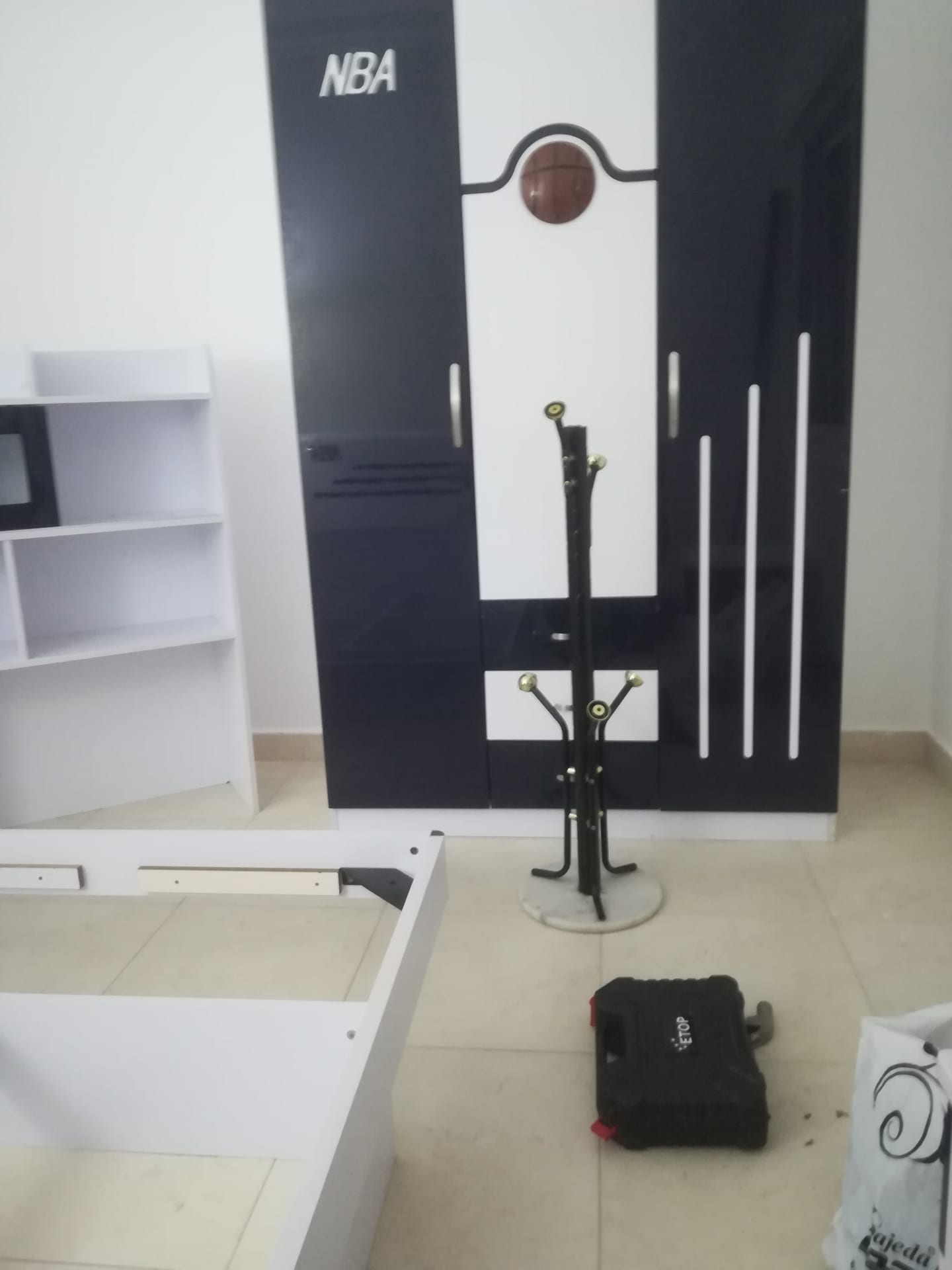 نجار متنقل فك تركيب جميع انواع غرف النوم والاثاث باقل الاسعار
لا تنسَ أنك شاهدت هذا الإعلان في عنكبوت...