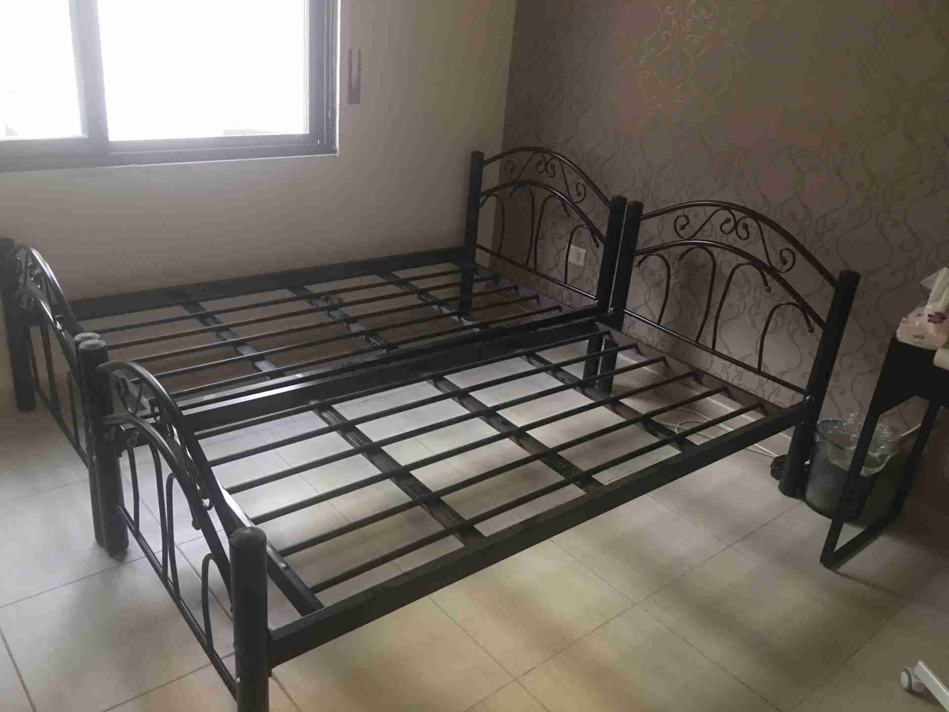 تخت مفرد حديد وتخوت طابقين حديد تخوت مفارد وطابقين
لا تنسَ أنك شاهدت هذا الإعلان في عنكبوت
ت...