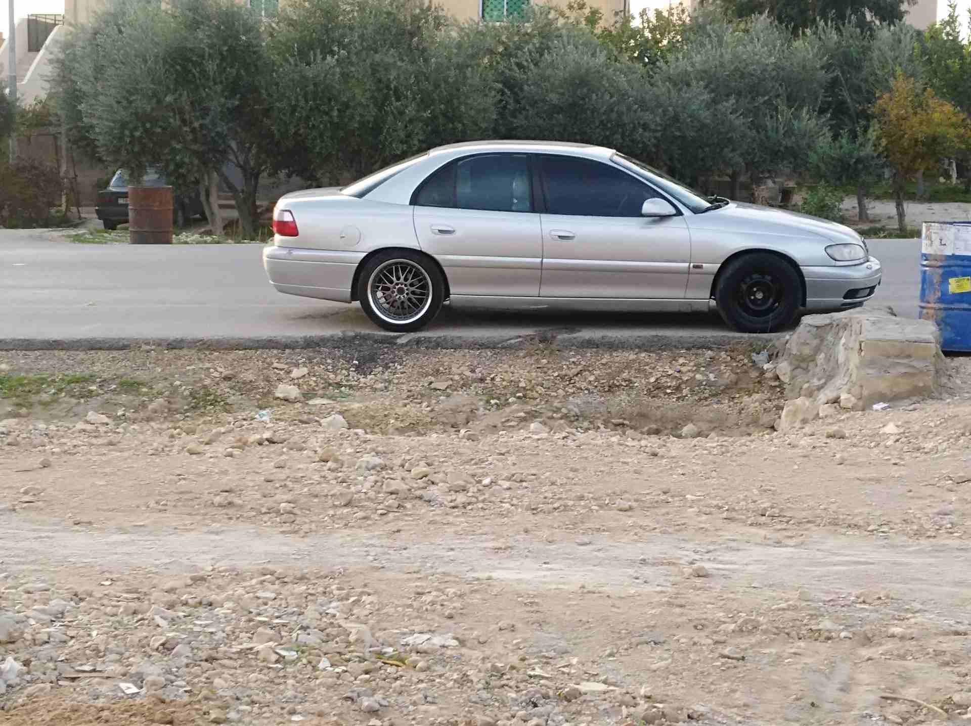 اوبل أوميجا 2000 للبيع أو البدل
لا تنسَ أنك شاهدت هذا الإعلان في عنكبوت
فل كامل ما عدا الفتحة فحص...