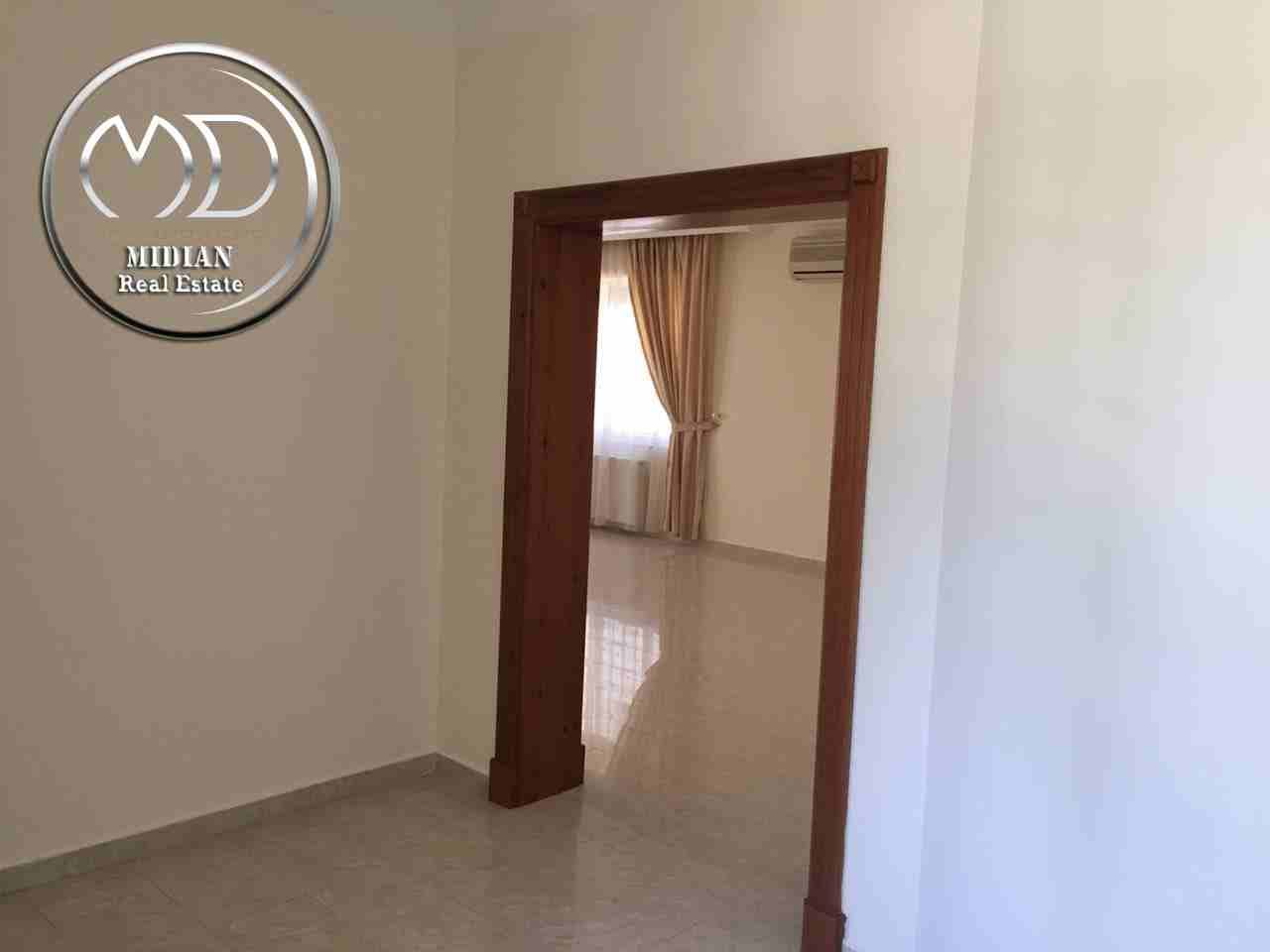 شقه طابقيه - فرغه للايجار عبدون - قرب السفارة الاميركية
لا تنسَ أنك شاهدت هذا الإعلان في عنكبوت
ق...