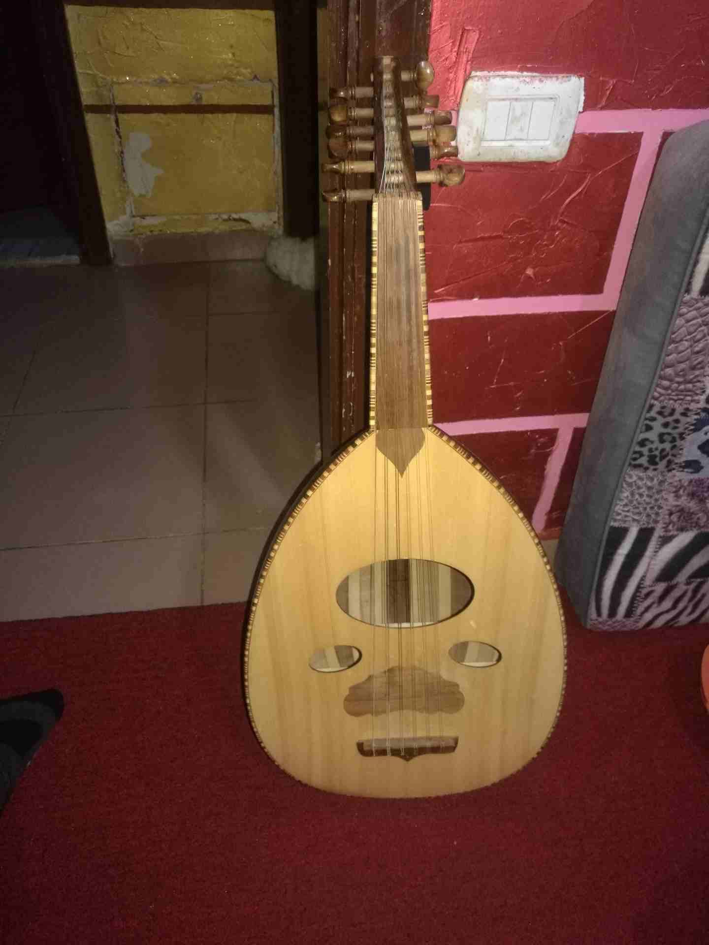 عود دمشقي جديد للبيع
لا تنسَ أنك شاهدت هذا الإعلان في عنكبوت
عود ولا خدش فيه جديد مع بيته؛ له جك...