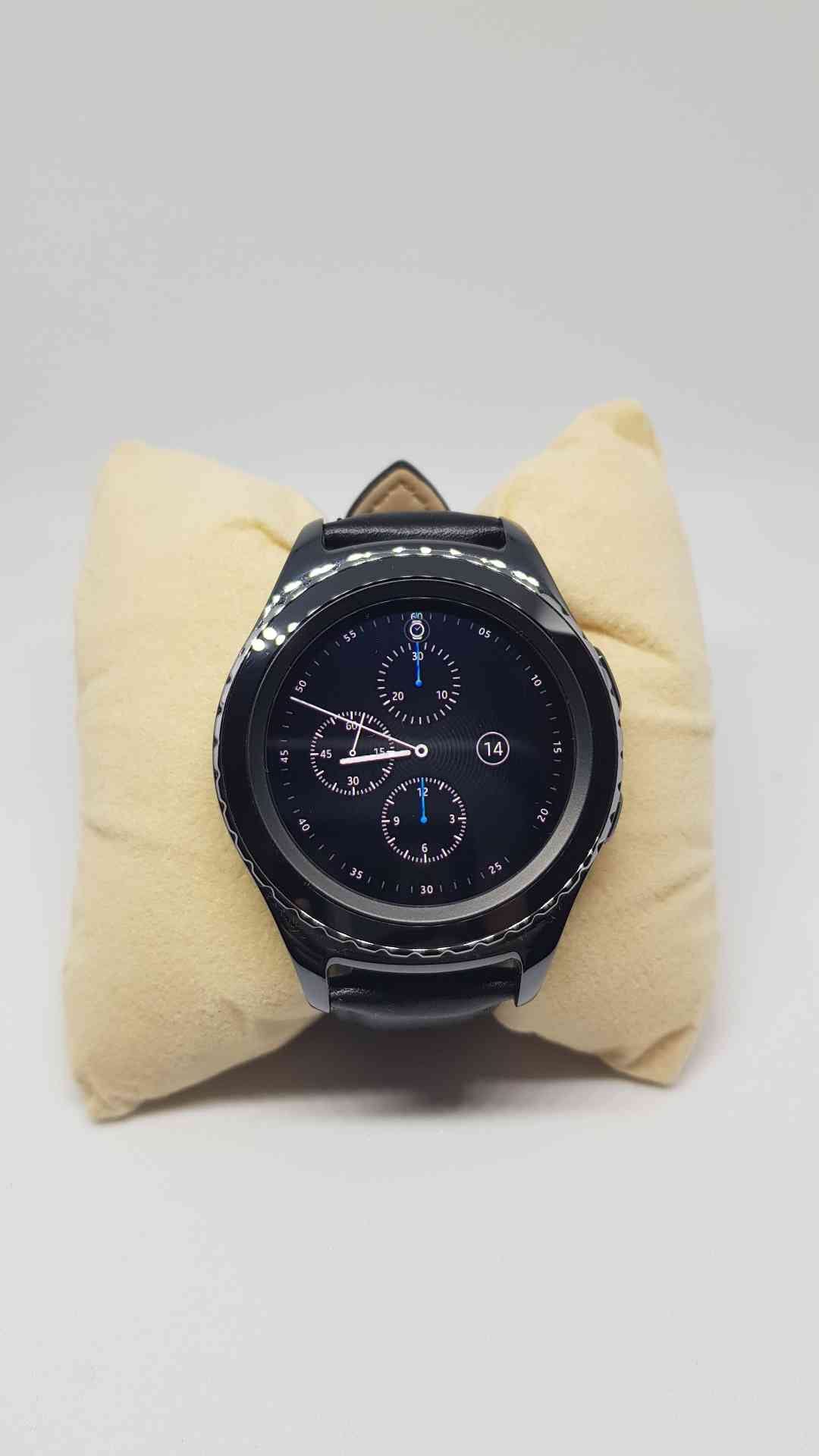GEAR S2 SPORT WITH LOUD SPEAKERمع سماعه خارجية للتحدث مكالمات والتنبيهات
لا تنسَ أنك شاهدت هذا الإعلان في عنكبوت...