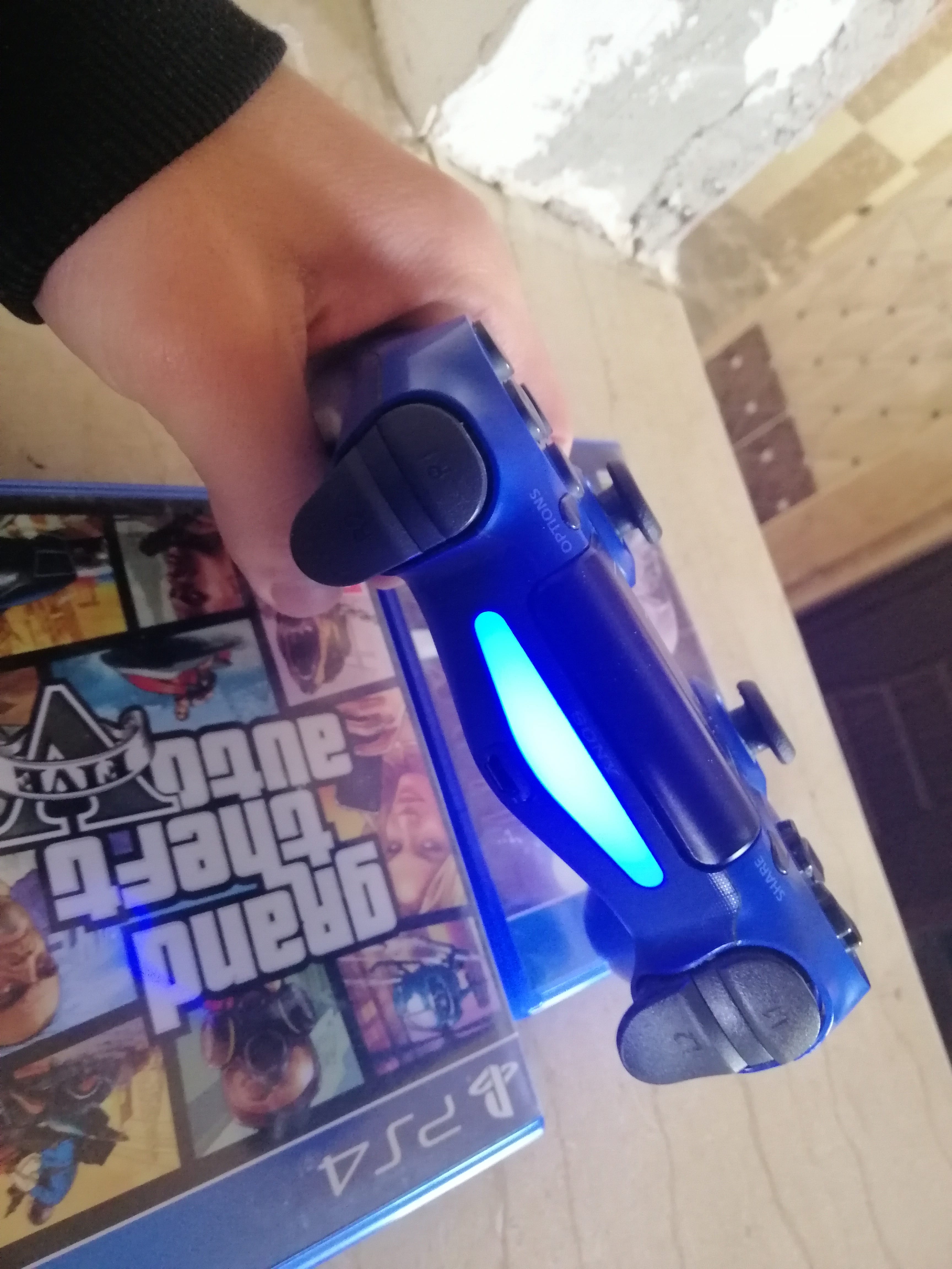 يدة مع gta
لا تنسَ أنك شاهدت هذا الإعلان في عنكبوت
نظااااف وكالة...