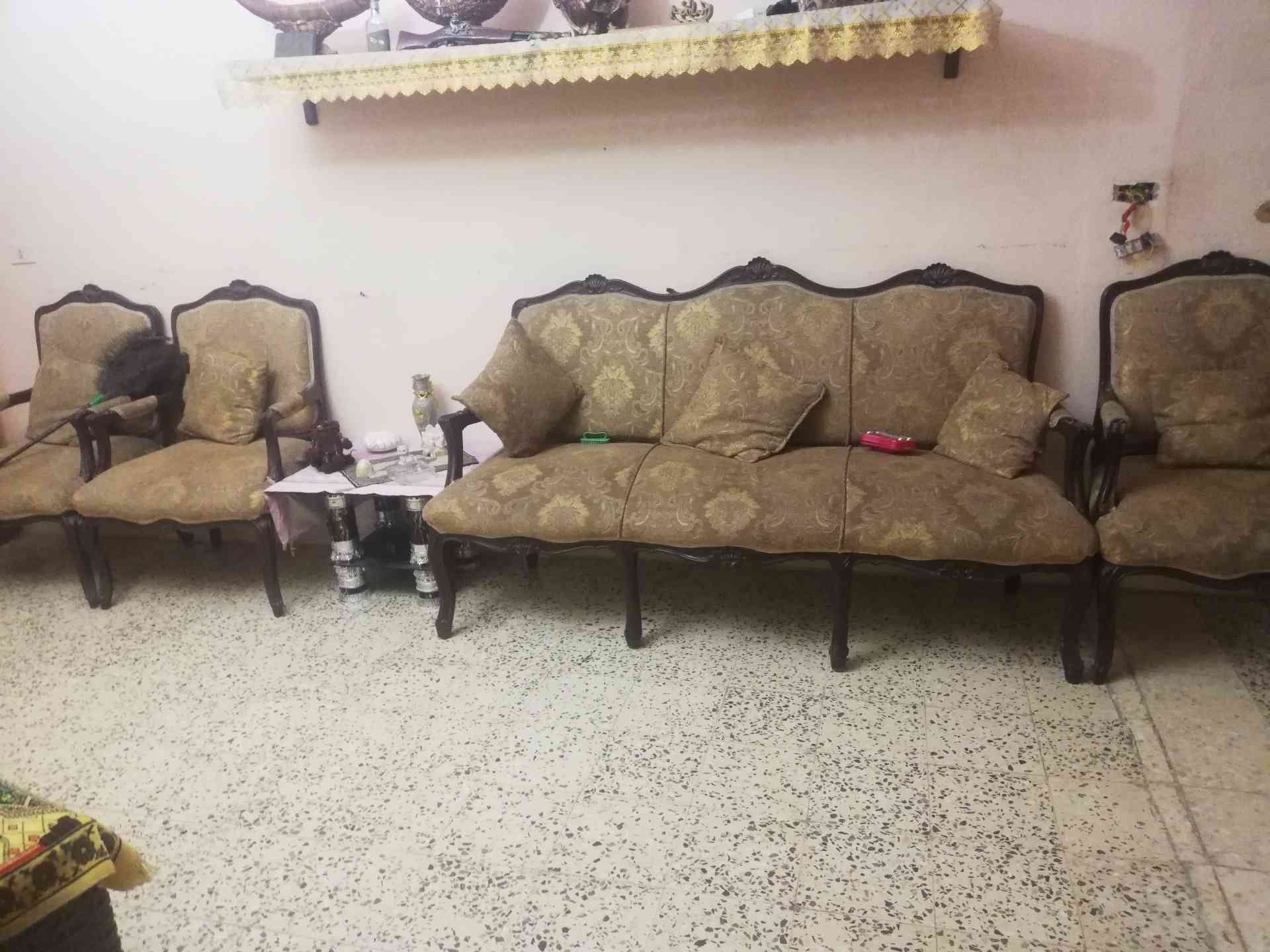 طقم كنب 14 مقعد اميري خشب الزان ممتاز
لا تنسَ أنك شاهدت هذا الإعلان في عنكبوت
بحاله جيده جدا...
