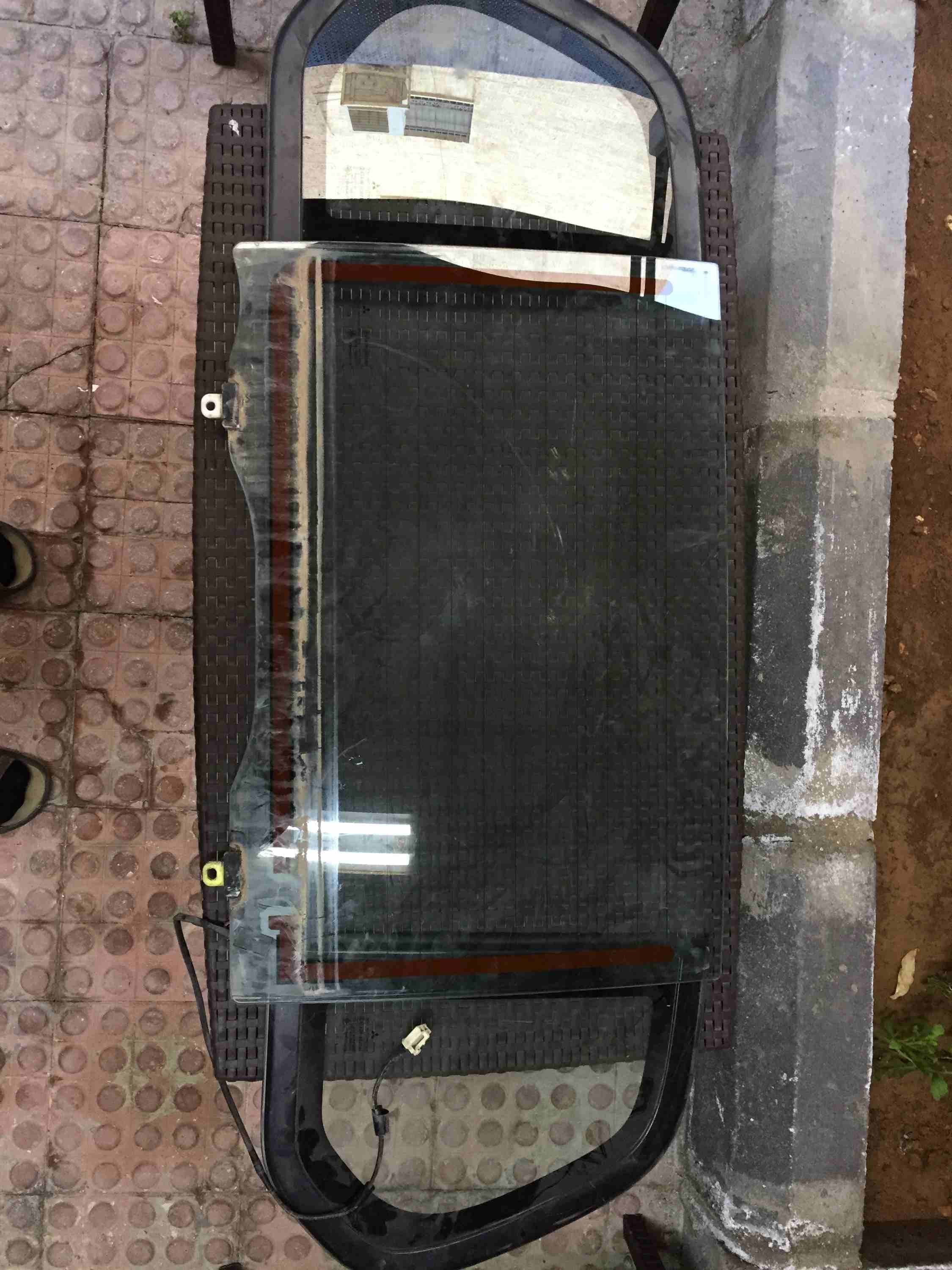 زجاج بكب ميتسوبيشي سبورتيرو 2015 اصلي مختوم خلفي وزجاج ابواب خلفي كهرباء فتحة
لا تنسَ أنك شاهدت هذا الإعلان في عنكبوت...