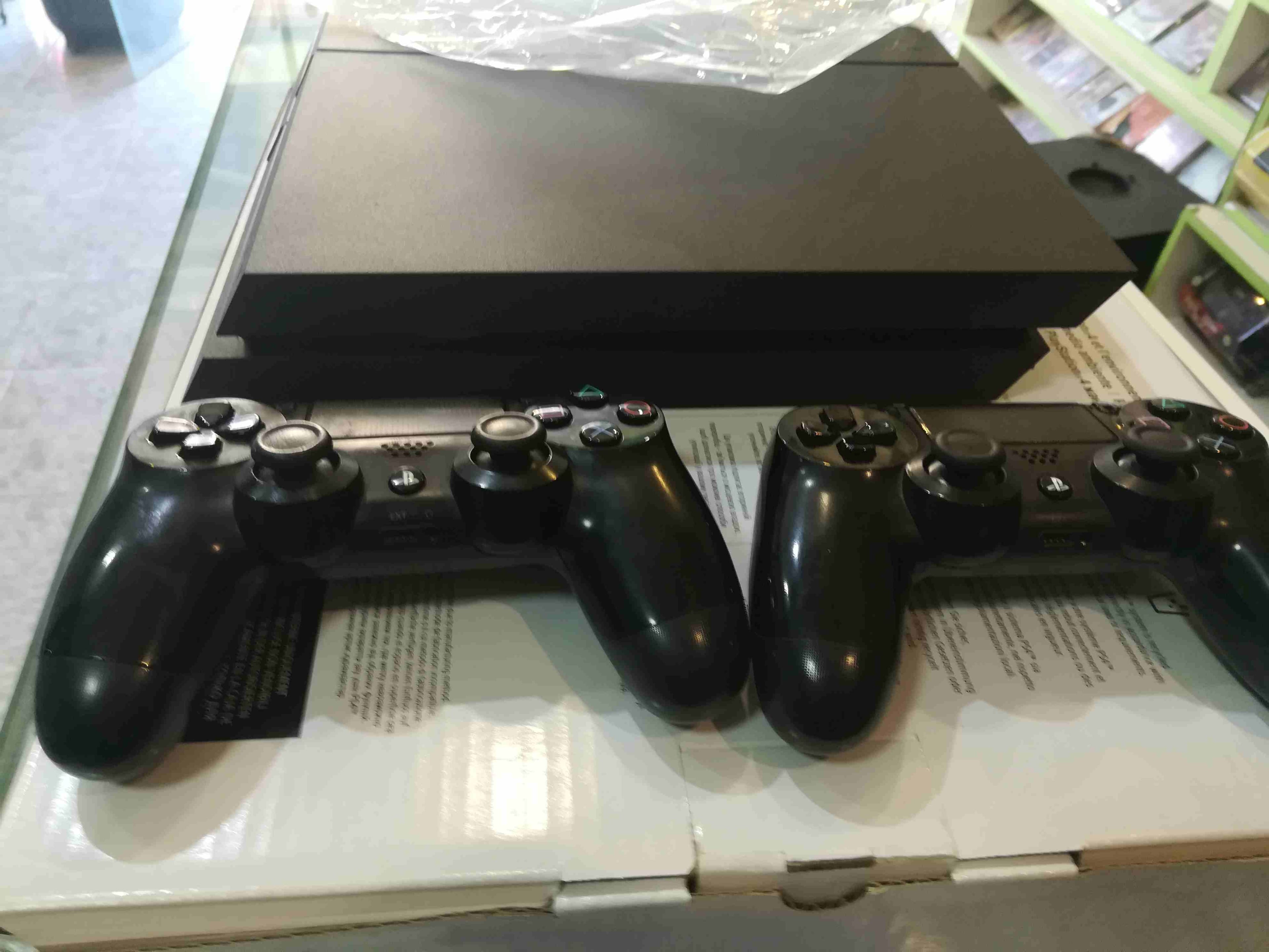 ps4 بحالة الجديد
لا تنسَ أنك شاهدت هذا الإعلان في عنكبوت
-مع الكرتونة...