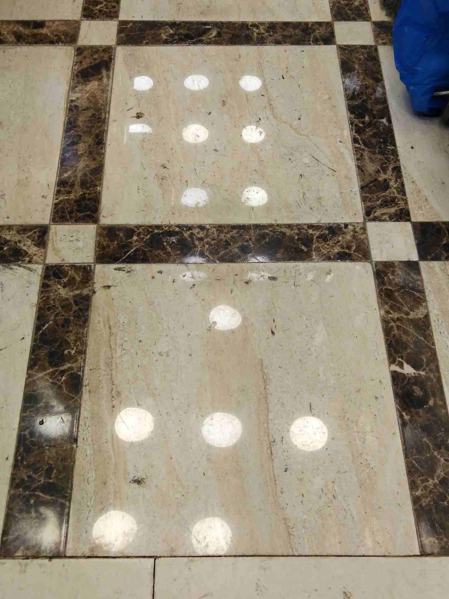 بليط لأعمال البلاط
لا تنسَ أنك شاهدت هذا الإعلان في عنكبوت
بليط سوري...