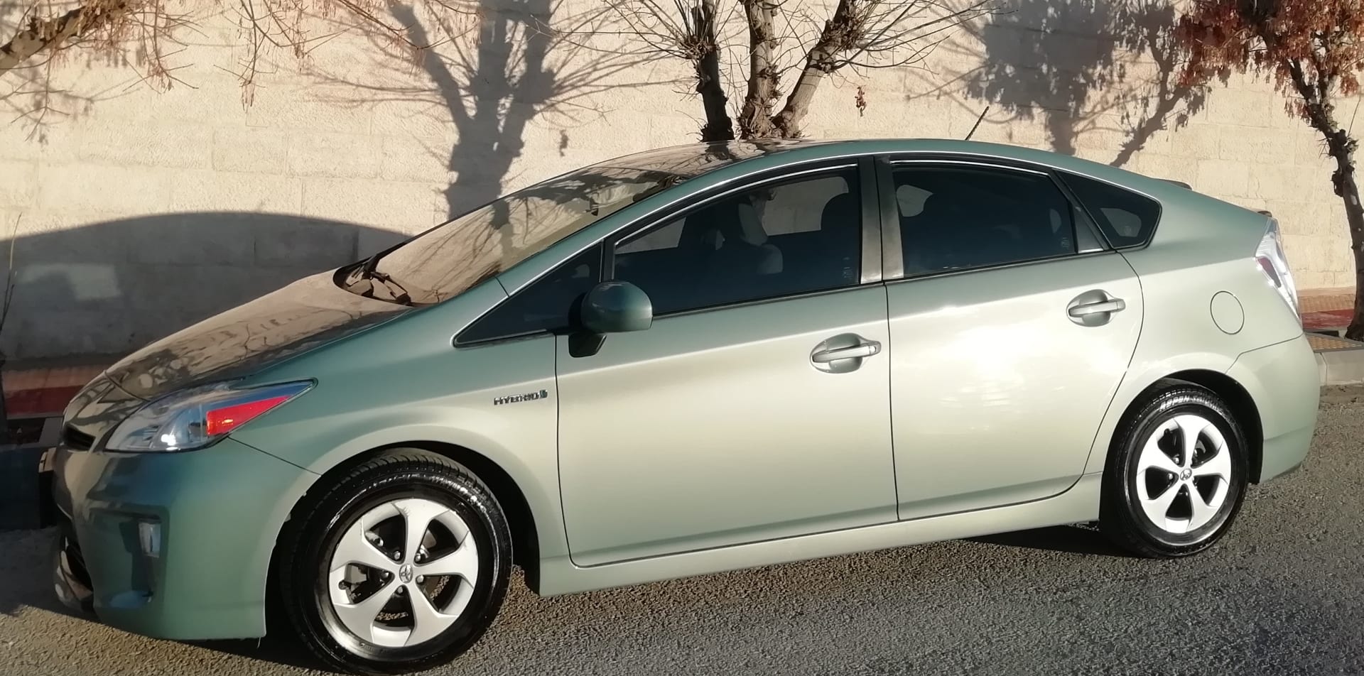 تويوتا بريوس 4 جيد - جمرك جديد 2014
لا تنسَ أنك شاهدت هذا الإعلان في عنكبوت
Toyota Prius 2014...