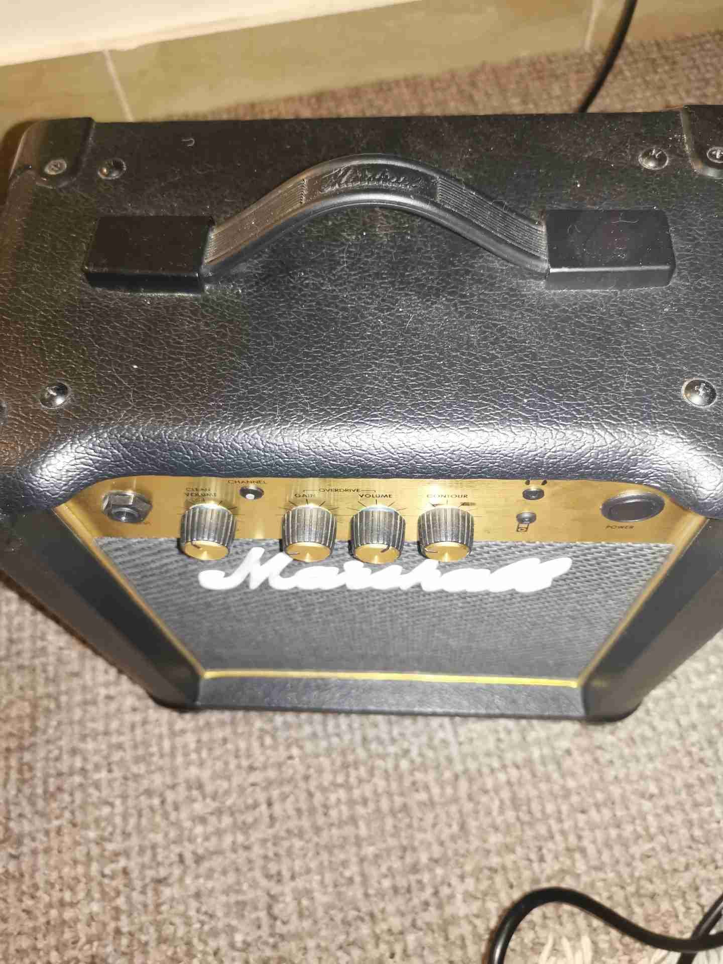 marshall speaker سماعات للجيتار الكهربائي
لا تنسَ أنك شاهدت هذا الإعلان في عنكبوت
سماعات مارش...