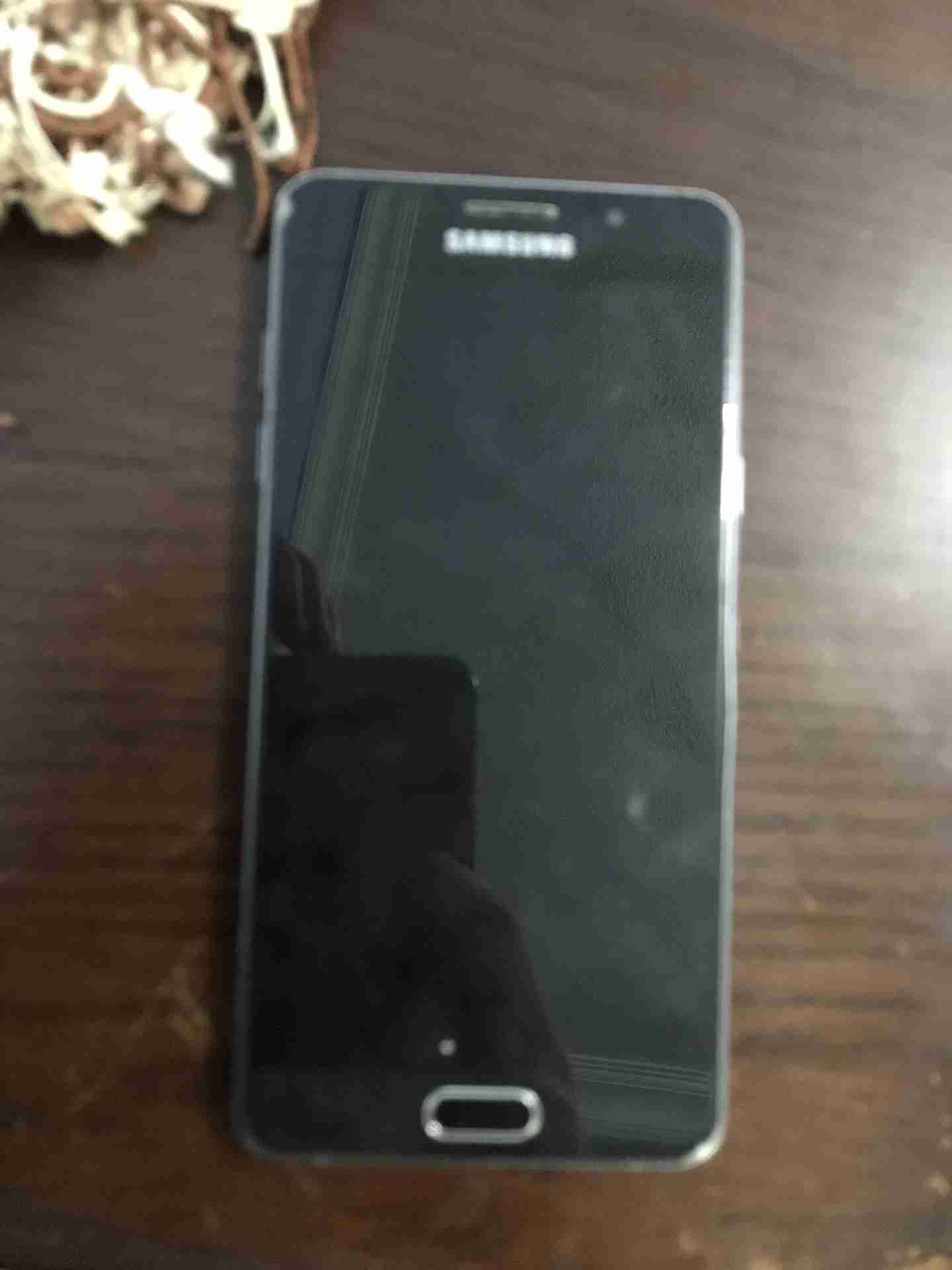Samsung A5 2016 للبيع وكالة
لا تنسَ أنك شاهدت هذا الإعلان في عنكبوت
وكالة نظيف معاه بس شاحن ا...