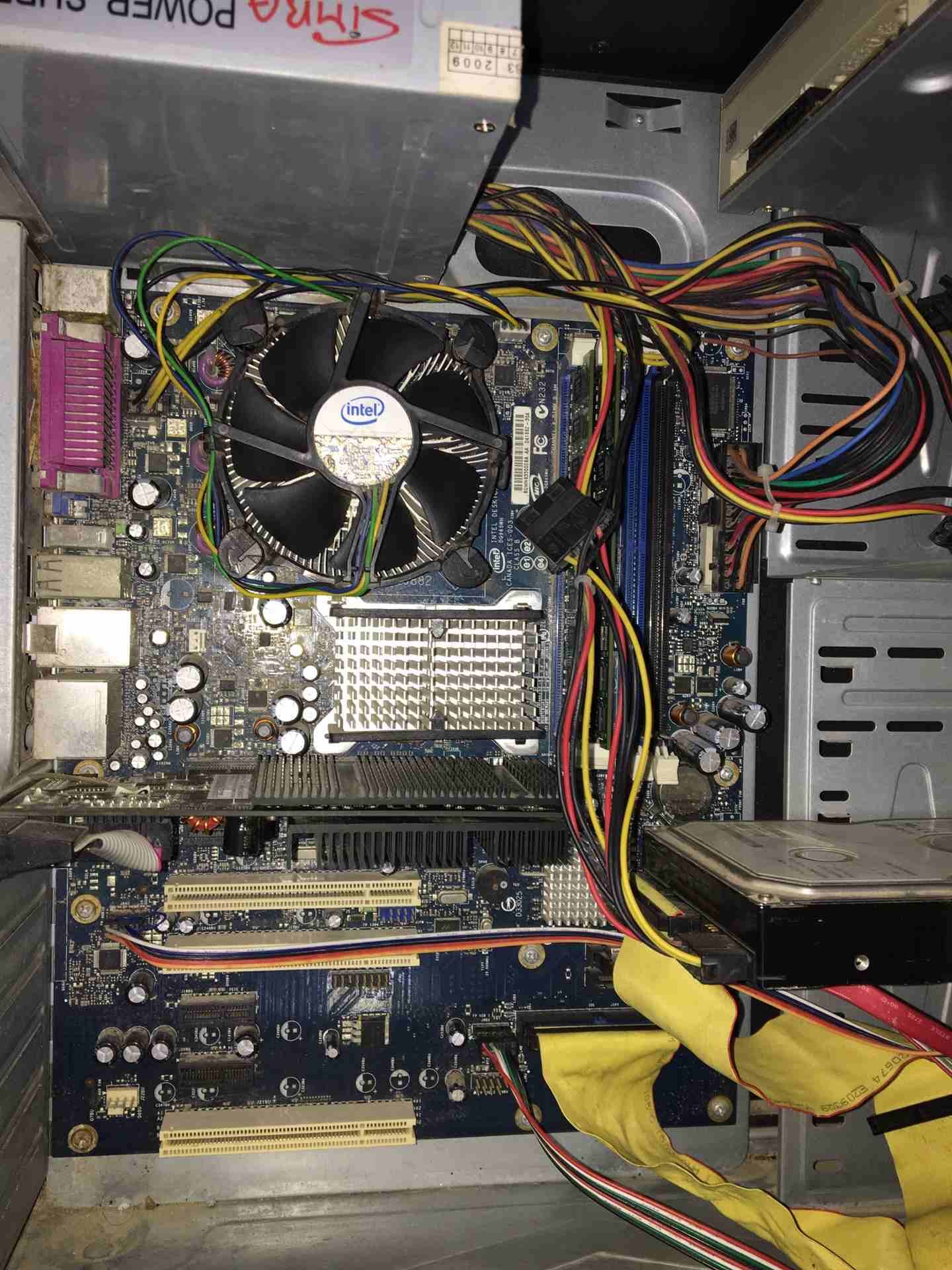 PCمستعمل Intel
لا تنسَ أنك شاهدت هذا الإعلان في عنكبوت
المواصفات
البورد Intel
الرامات 4 GB
هاردس...