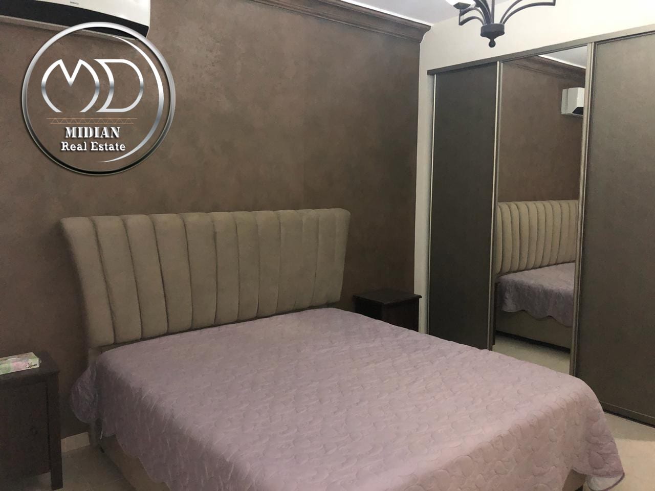 شقه شبه ارضي مفروشه للبيع الرابيه قرب كامبردج مساحه 235م مع ترس وحديقة 250م
لا تنسَ أنك شاهدت هذا الإعلان في عنكبوت...