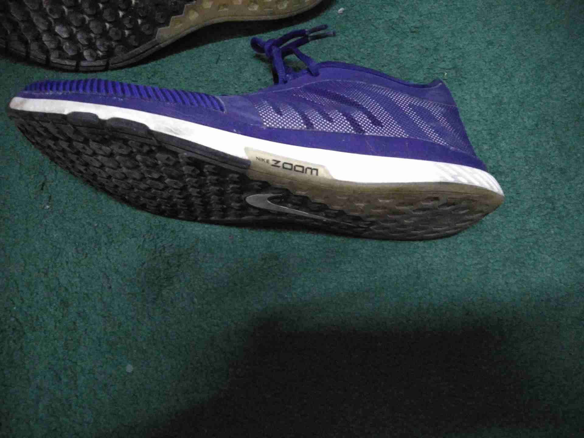 Nike zoom running shoes، only one week used
لا تنسَ أنك شاهدت هذا الإعلان في عنكبوت
البوط سري...