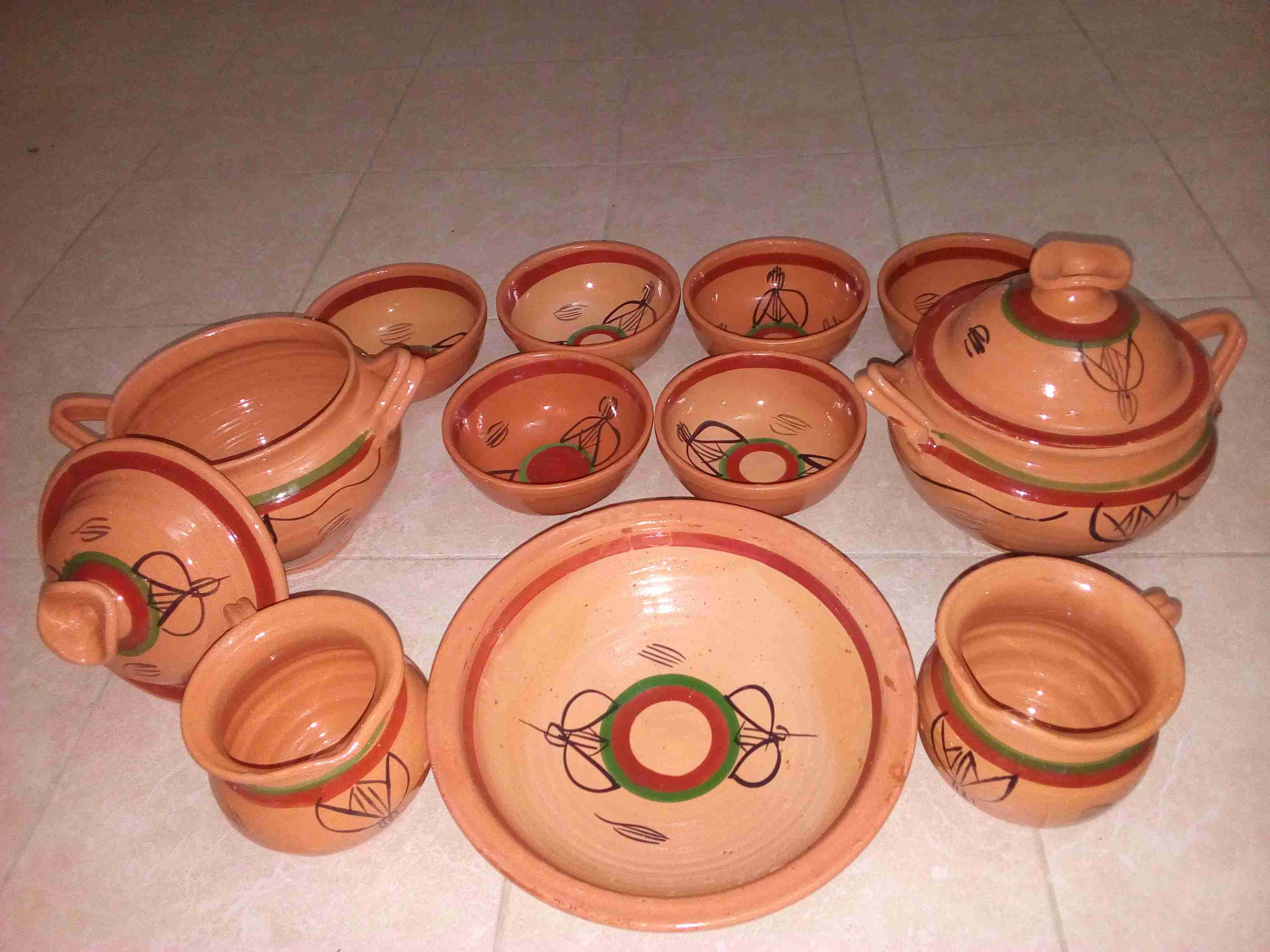 طقم فخار كامل
لا تنسَ أنك شاهدت هذا الإعلان في عنكبوت
طقم فخار طنجرة عدد 2 صحون عدد 6 صحن كبي...