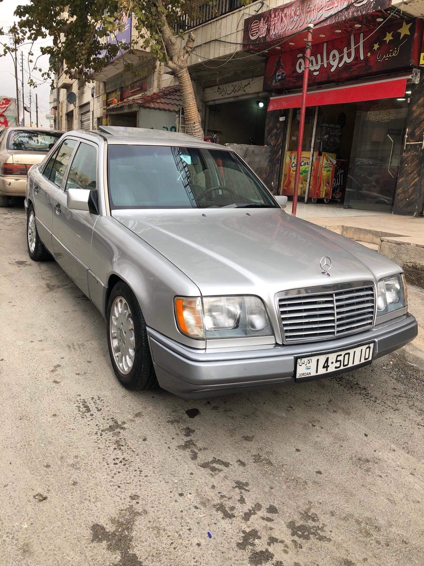 مرسيدس بطه موديل 1991
لا تنسَ أنك شاهدت هذا الإعلان في عنكبوت
بحال الوكالهً
موديل 91
محوله...