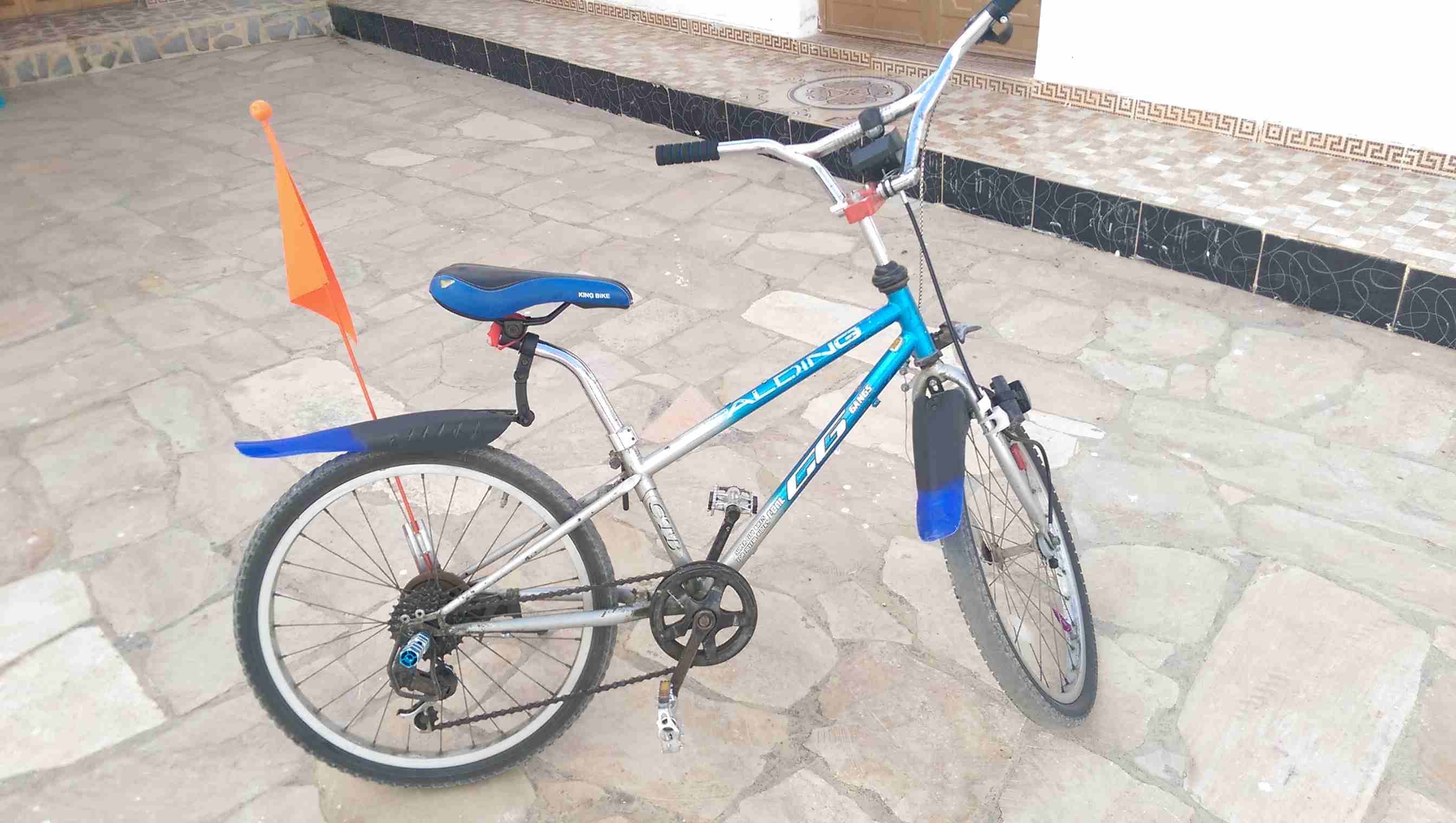 بسكليت الماني النمره 22
لا تنسَ أنك شاهدت هذا الإعلان في عنكبوت
الجنط المنوم عليه دلمو ضو امامي ا...
