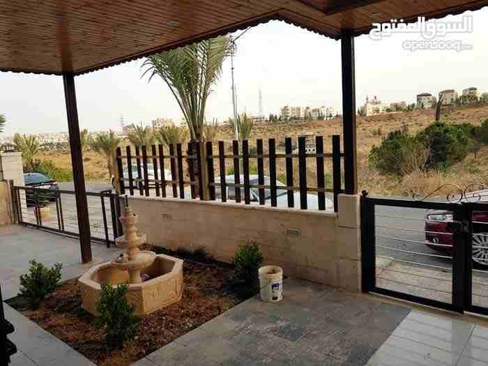 فيلا راقيه للبيع ... طابق وروف في طبربور حي الغابه
لا تنسَ أنك شاهدت هذا الإعلان في عنكبوت
فيلا م...