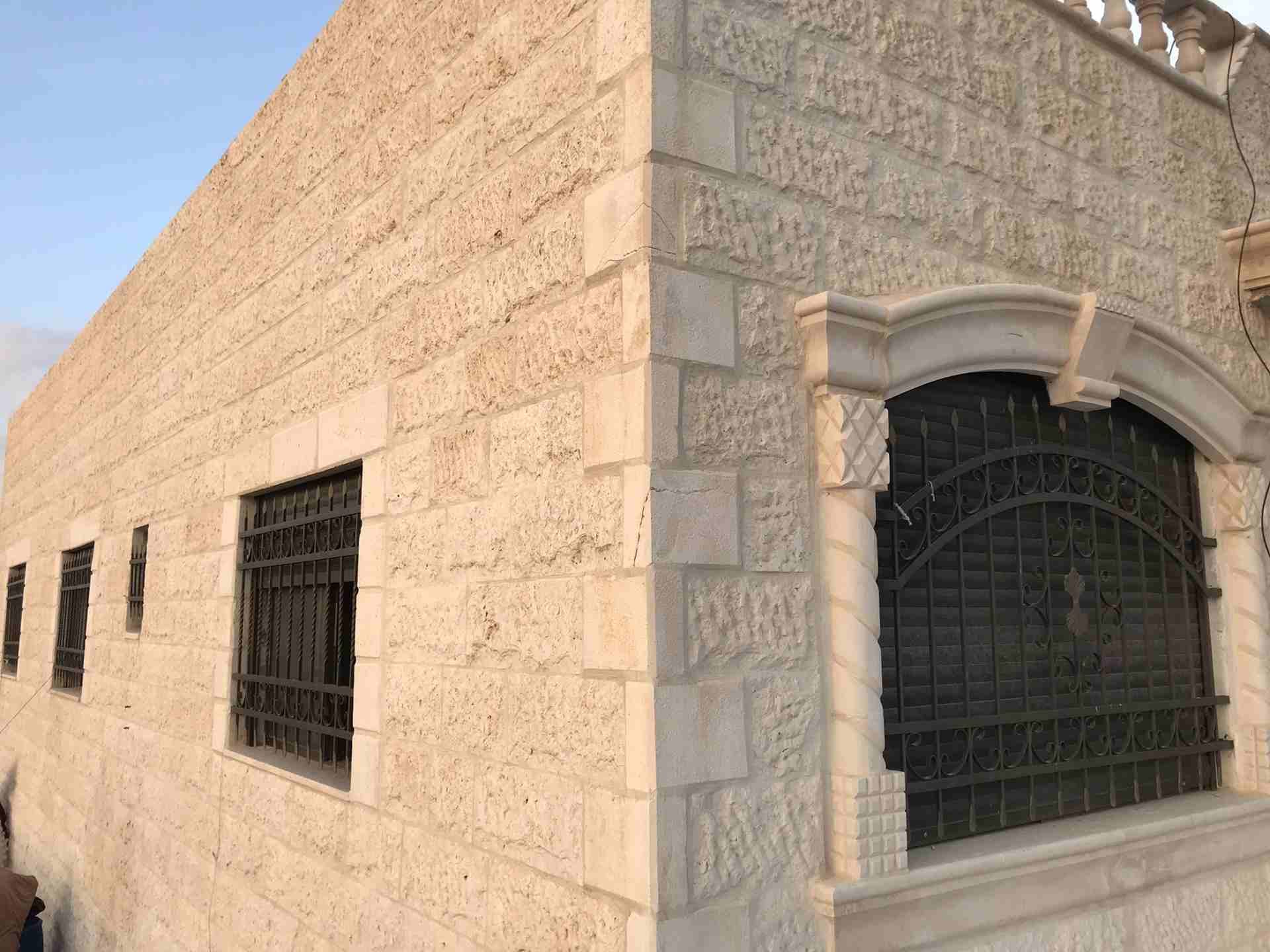 بيت للايجار شبه فيلا بسعر مغري
لا تنسَ أنك شاهدت هذا الإعلان في عنكبوت
البيت مستقل تماماً 4 واجها...