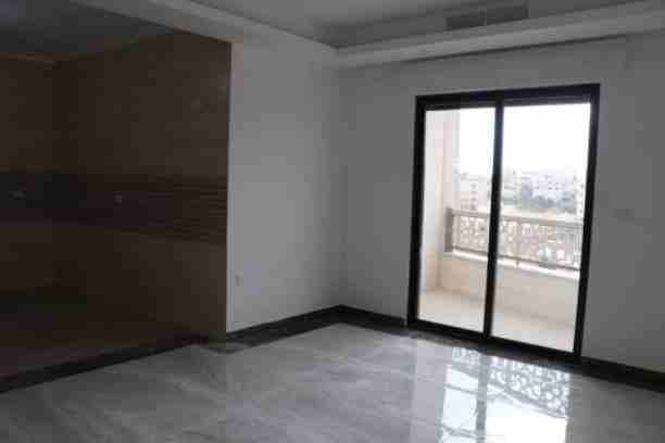 شركة قلب الدار للإسكان
الشقه الذكية في المواصفات العالمية في التكنولوجيا ( البناء الاخضر )
(بنفس اسعار الشقق العادية لفترة محدوده)
(صالون / معيشة / مطبخ مفتوح / 3 غرف نوم واحدة ماستر / 3 حمامات / 3 بر...