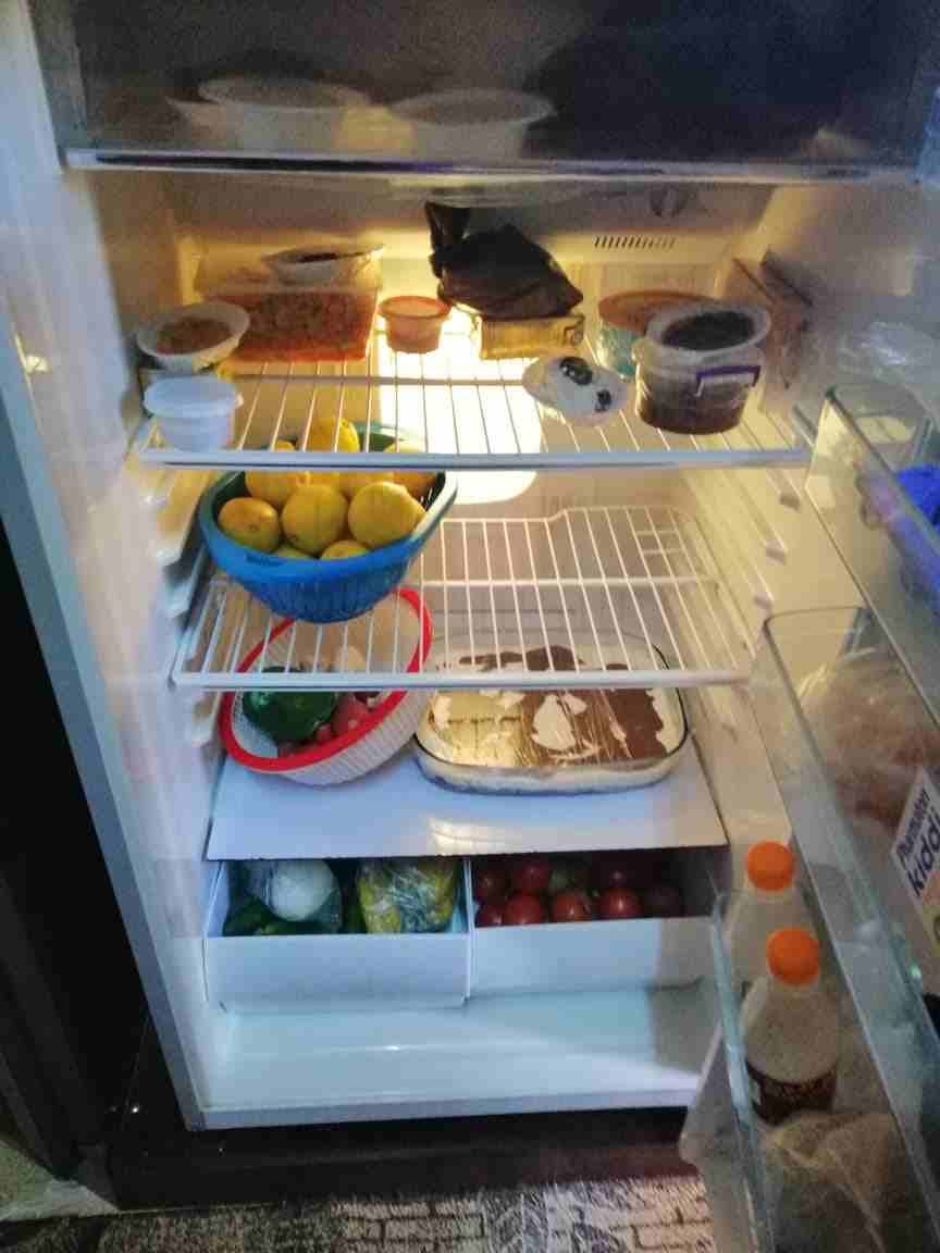 السلام وعليكم ورحمة الله وبركاته
عندي ثلاجه توشيبا مع فريزر للبيع موديل حديث و واسعه جدا من الداخل
لون الثلاجه سلفر لونه حلوه ونظيفه جدا والثلاجه مستخدمه اقل من شهر وما شاء الله عليها وتعال افحط والله...