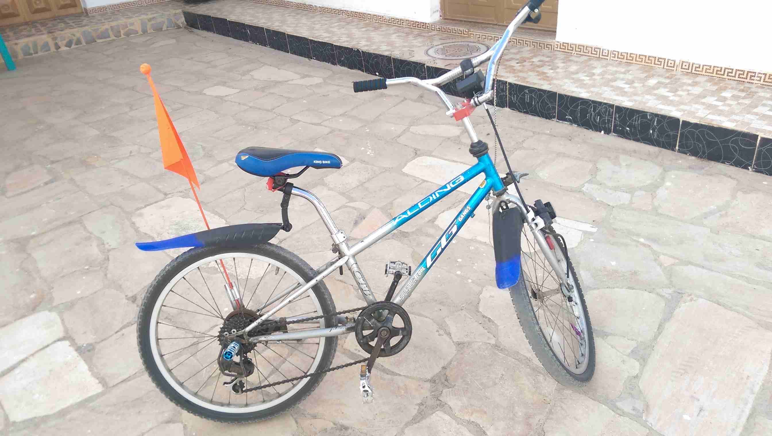 بسكليت الماني النمره 22
لا تنسَ أنك شاهدت هذا الإعلان في عنكبوت
الجنط المنوم عليه دلمو ضو امامي ا...