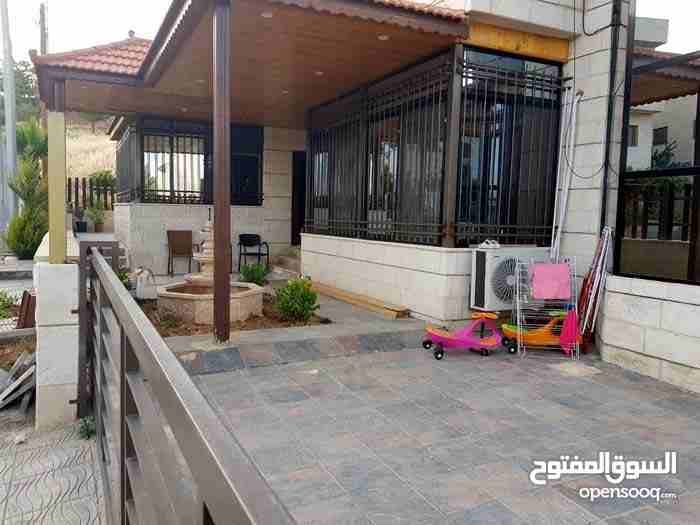 فيلا راقيه للبيع ... طابق وروف في طبربور حي الغابه
لا تنسَ أنك شاهدت هذا الإعلان في عنكبوت
فيلا م...