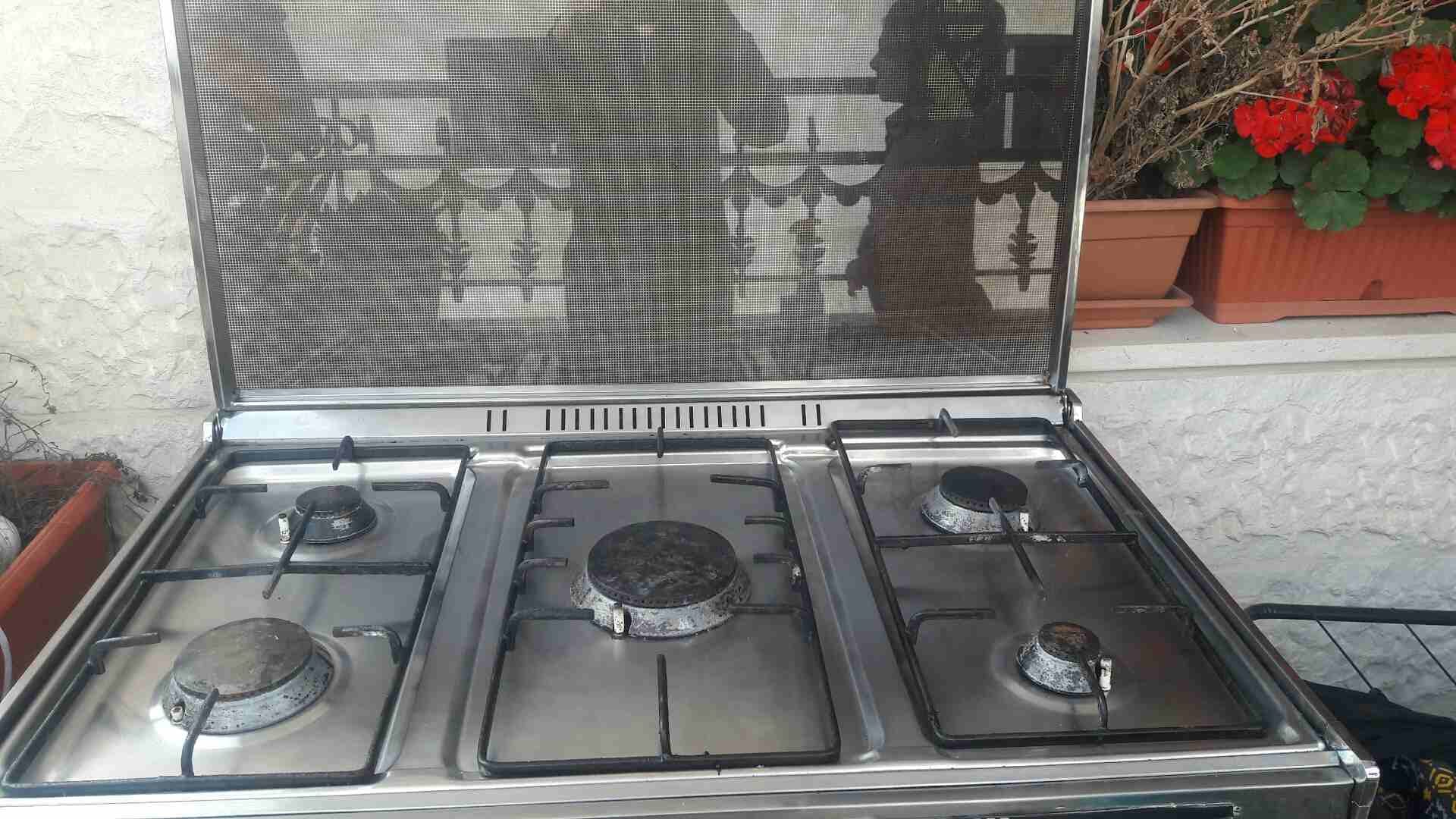 فرن غا زيونيفرسال
لا تنسَ أنك شاهدت هذا الإعلان في عنكبوت
فرن غاز ي نيفرسال...