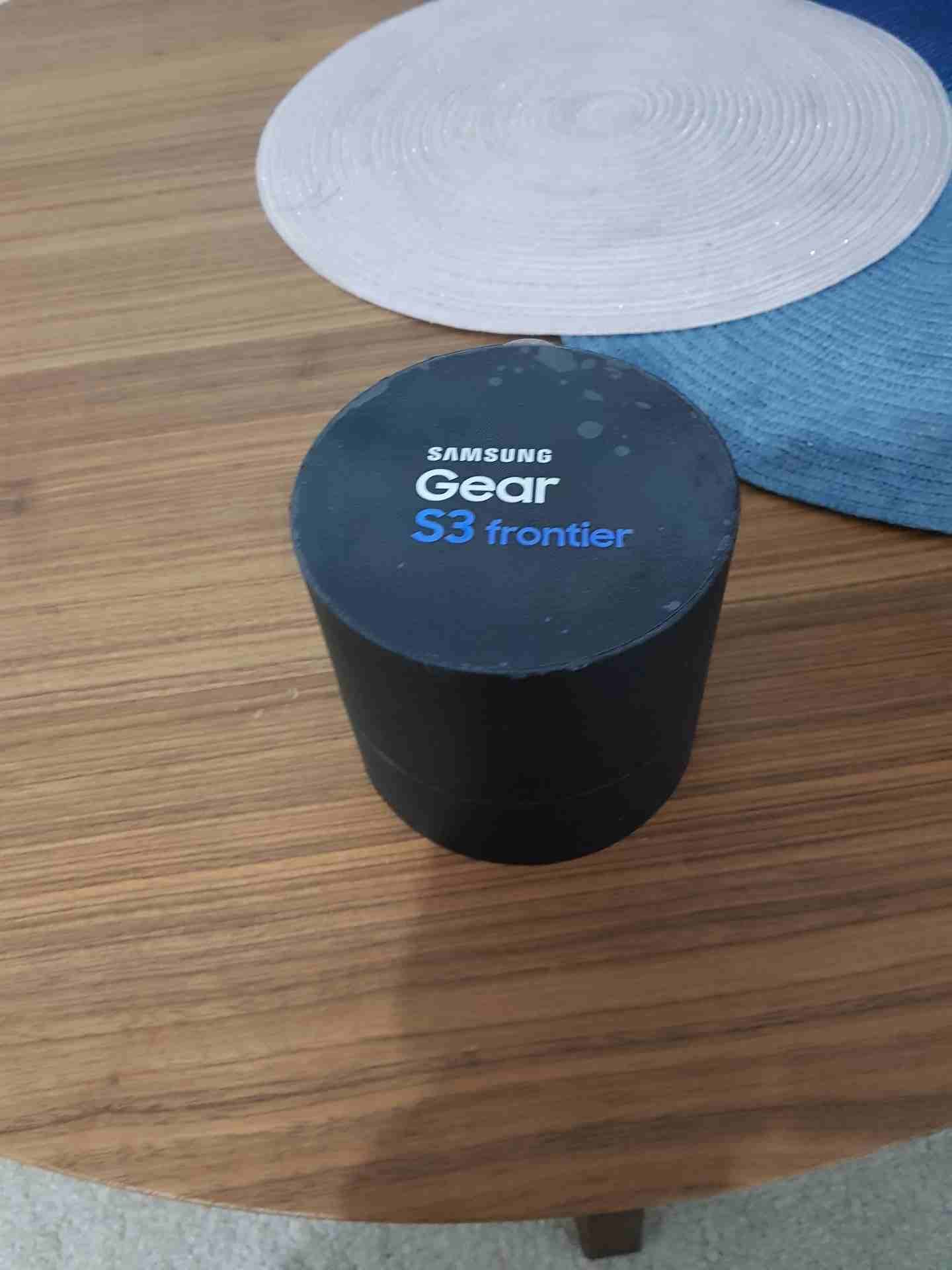 Samsung Gear S3 Frontier with wireless charging
لا تنسَ أنك شاهدت هذا الإعلان في عنكبوت
Brand new...